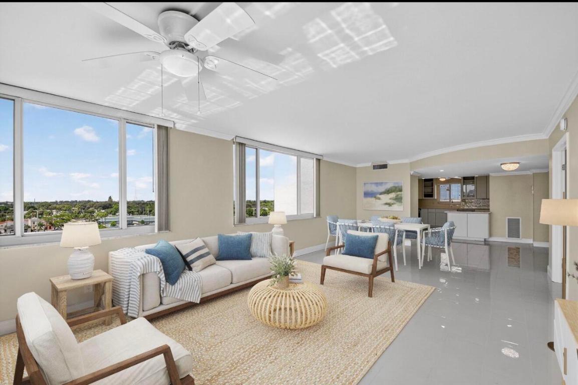 Lake Harbour Towers South - Residential