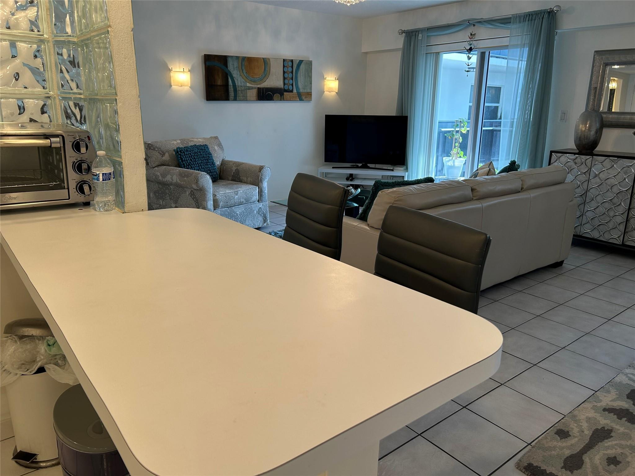 WARWICK CONDO - Residential Lease