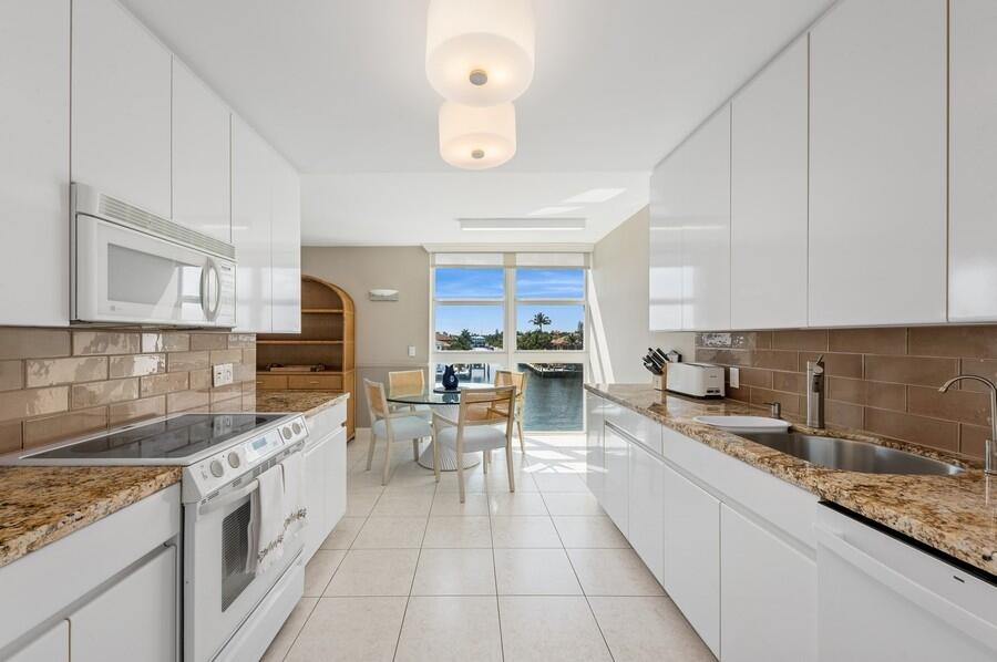 Coastal House - Residential