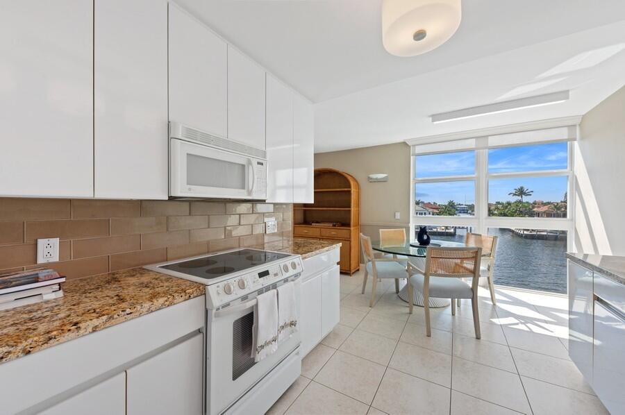 Coastal House - Residential
