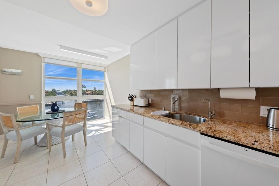 Coastal House - Residential