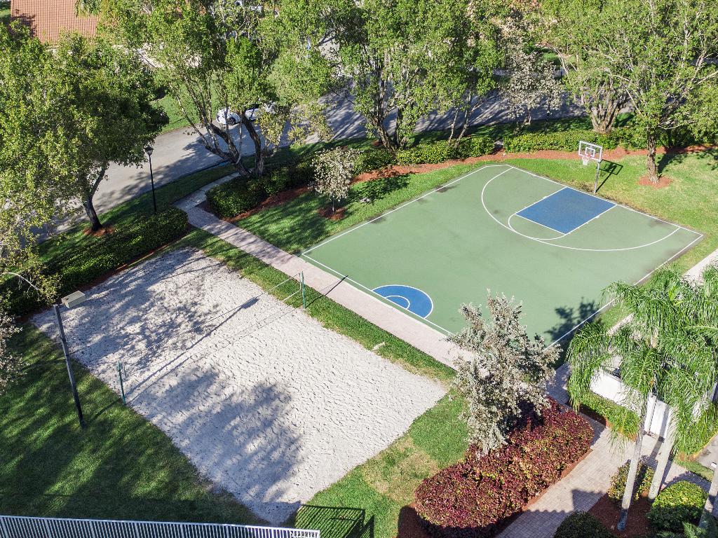 REGENCY LAKES AT COCONUT CREEK - Residential Lease