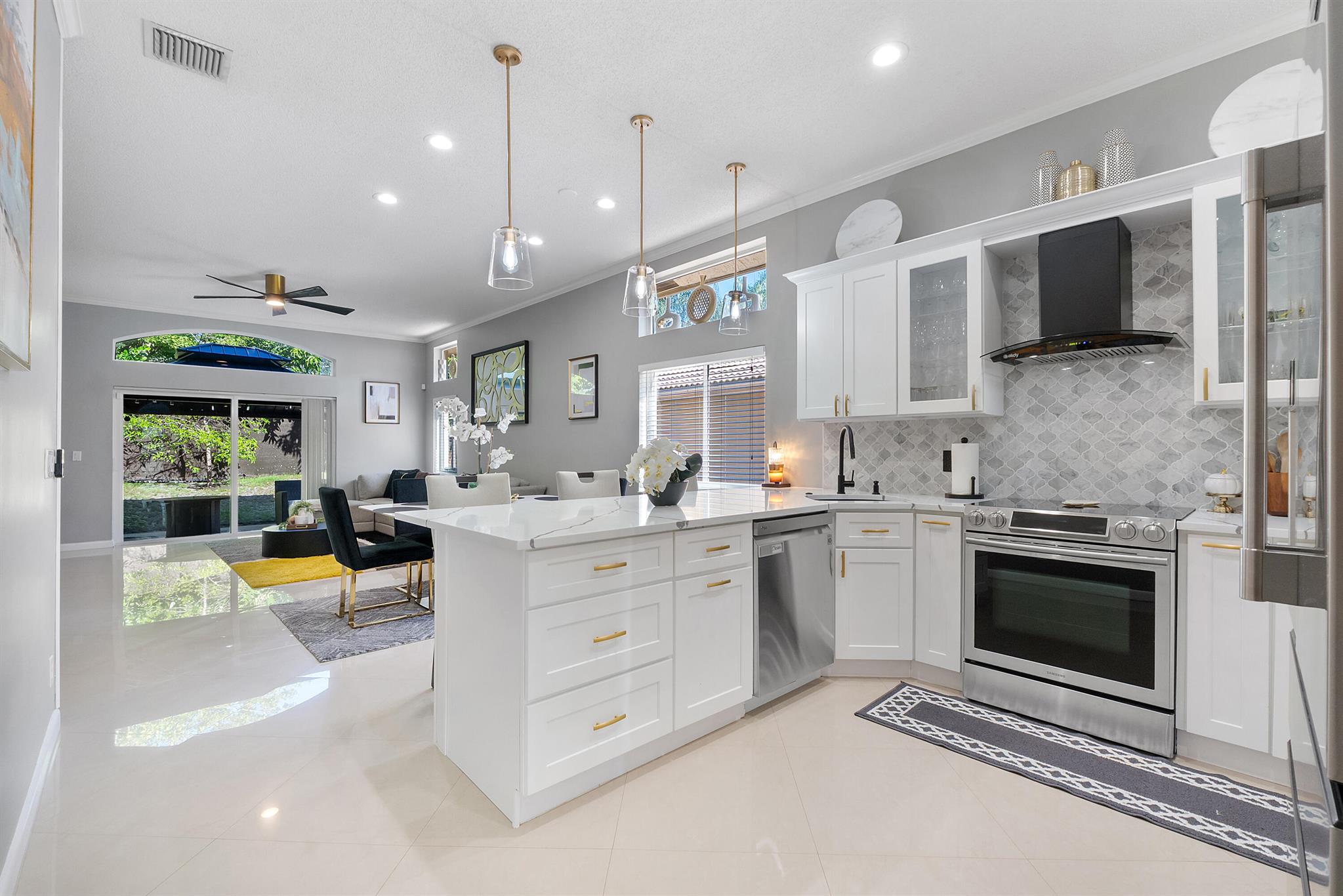 REGENCY LAKES AT COCONUT - Residential Lease