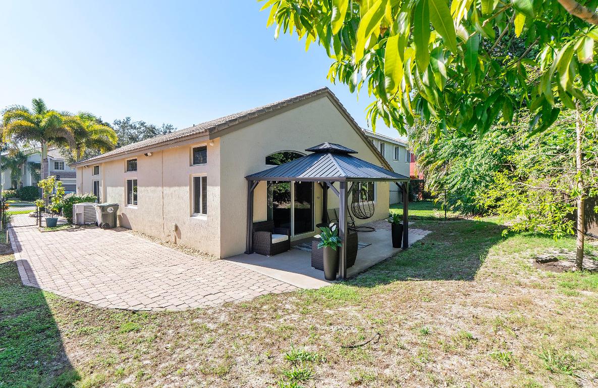 REGENCY LAKES AT COCONUT CREEK - Residential Lease