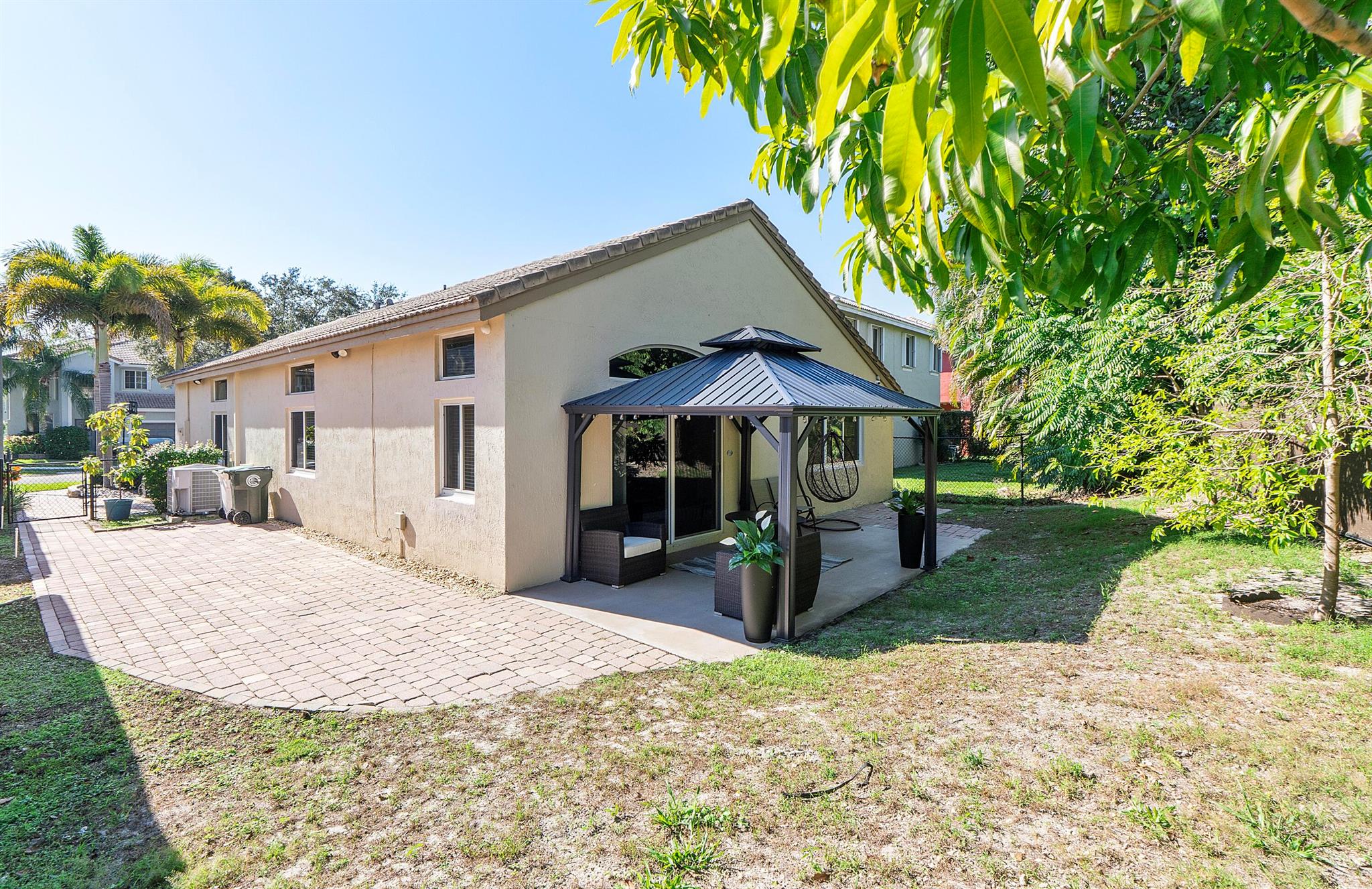 REGENCY LAKES AT COCONUT - Residential Lease