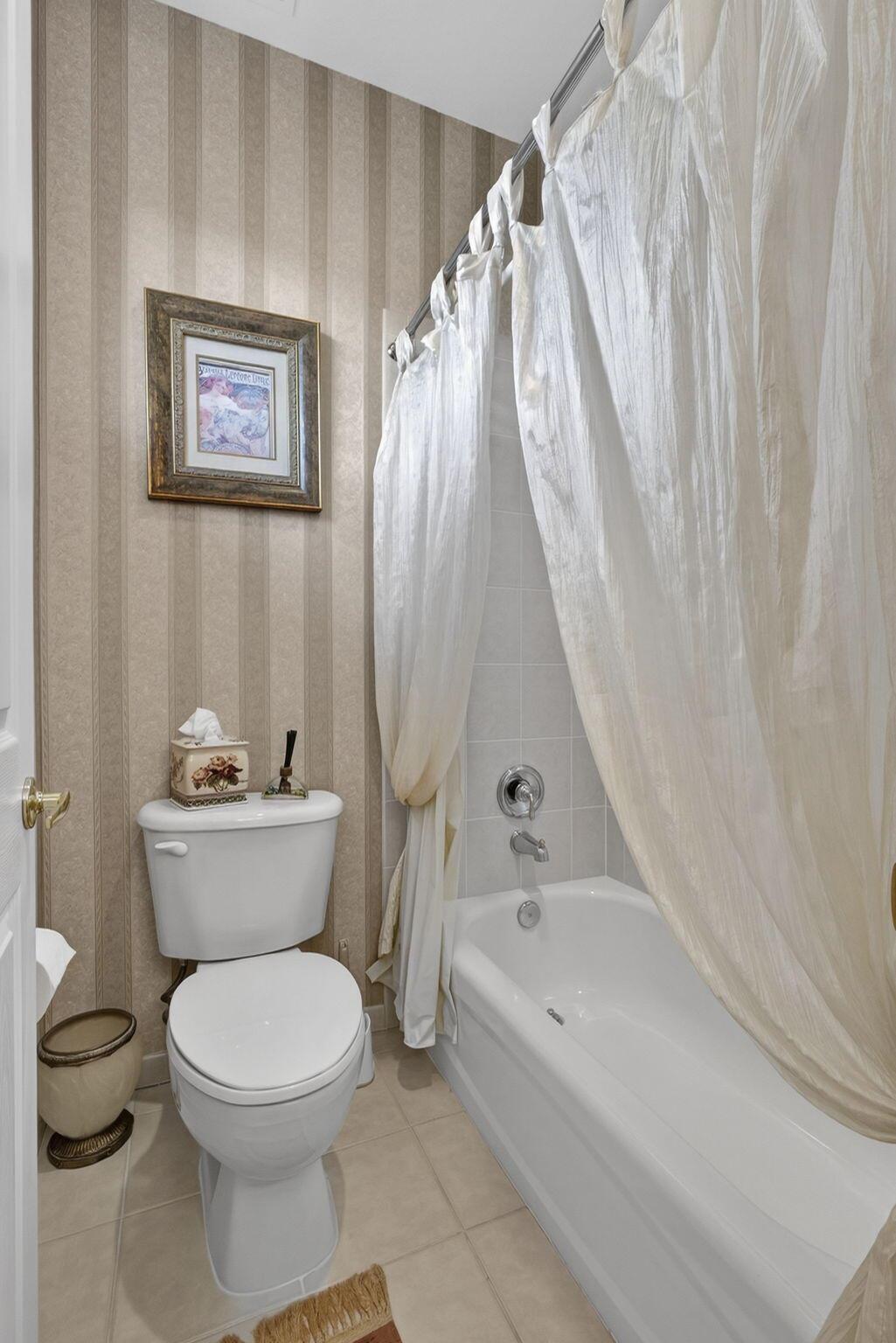 ISLES AT WELLINGTON 7 - Residential