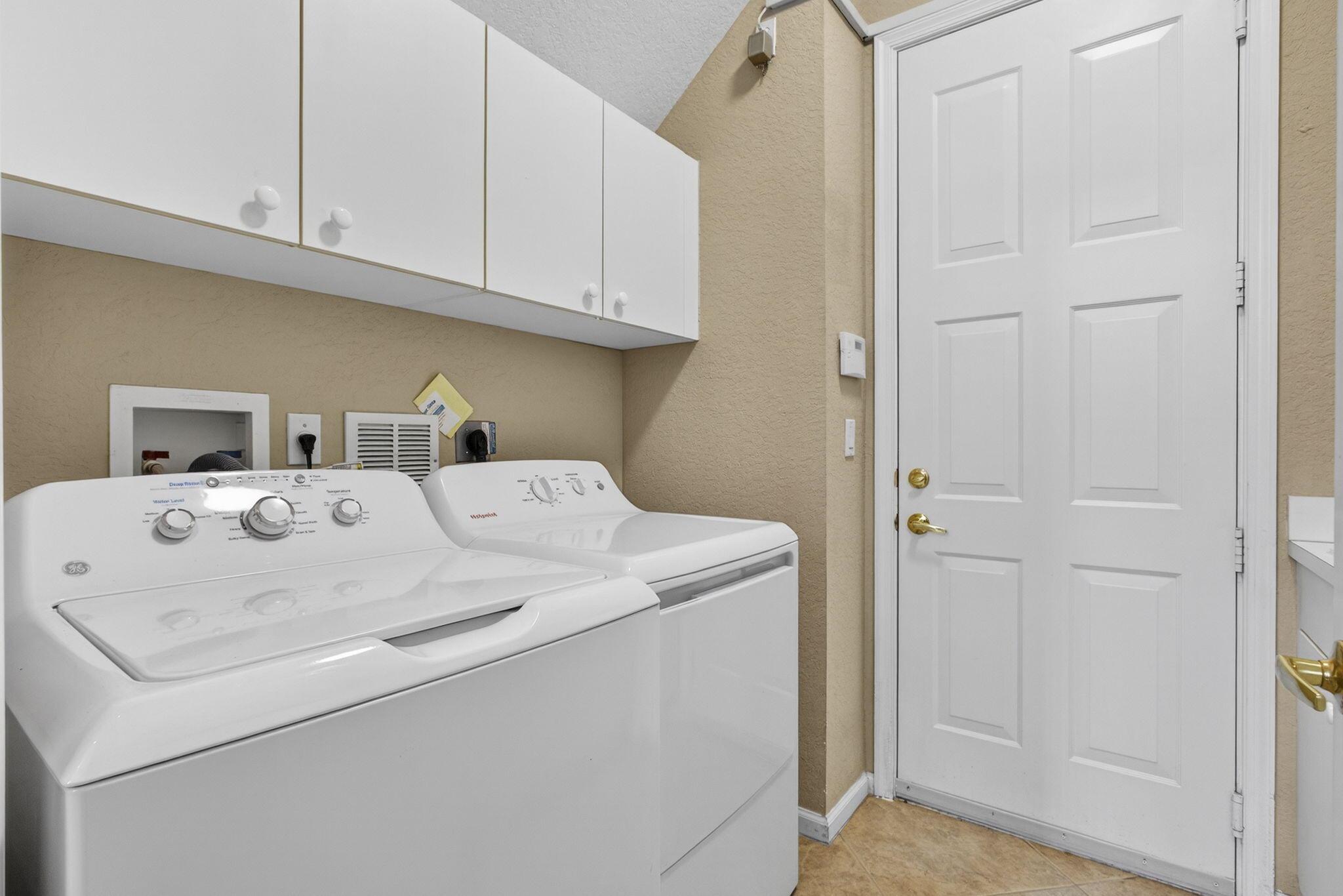 ISLES AT WELLINGTON 7 - Residential