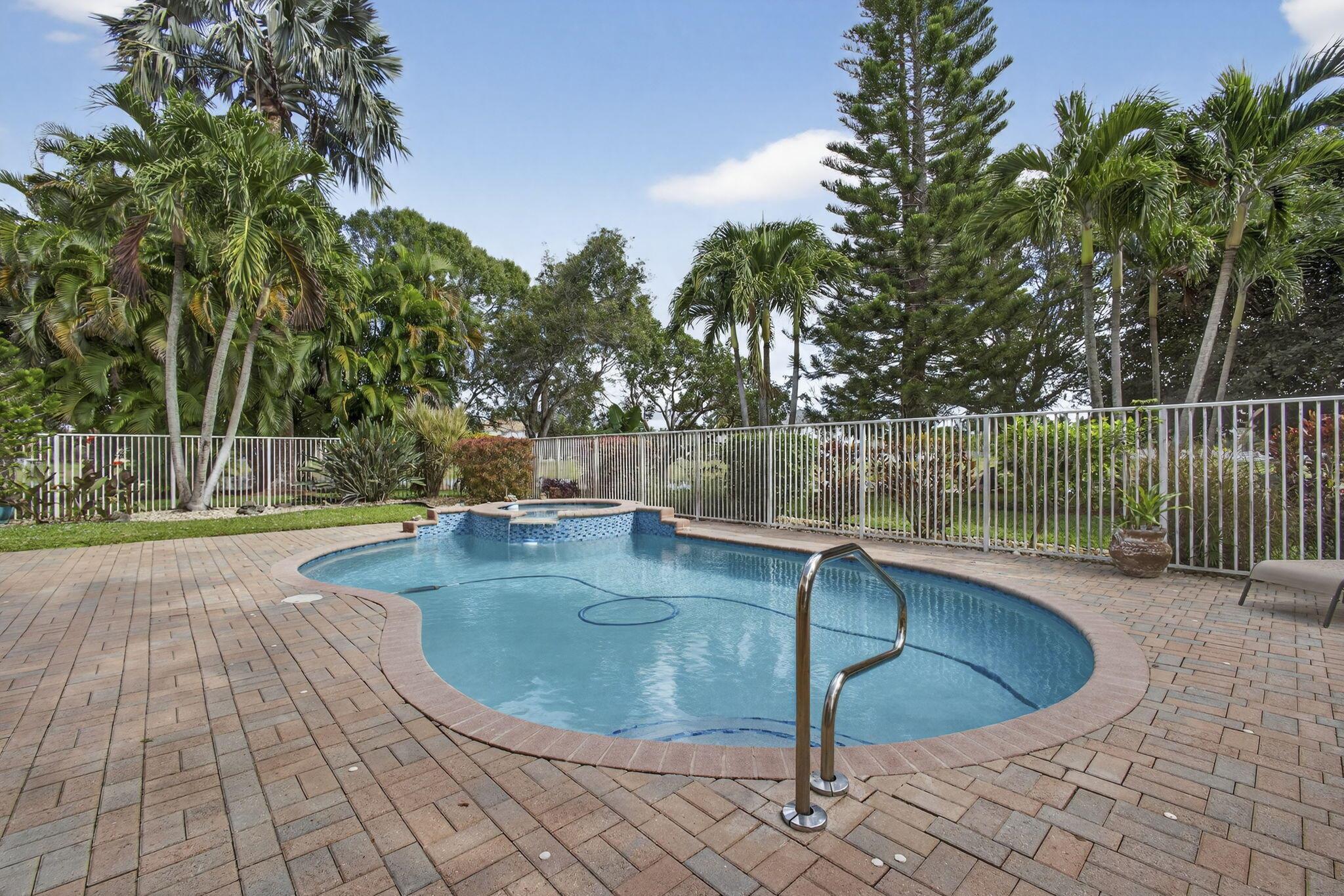 ISLES AT WELLINGTON 7 - Residential