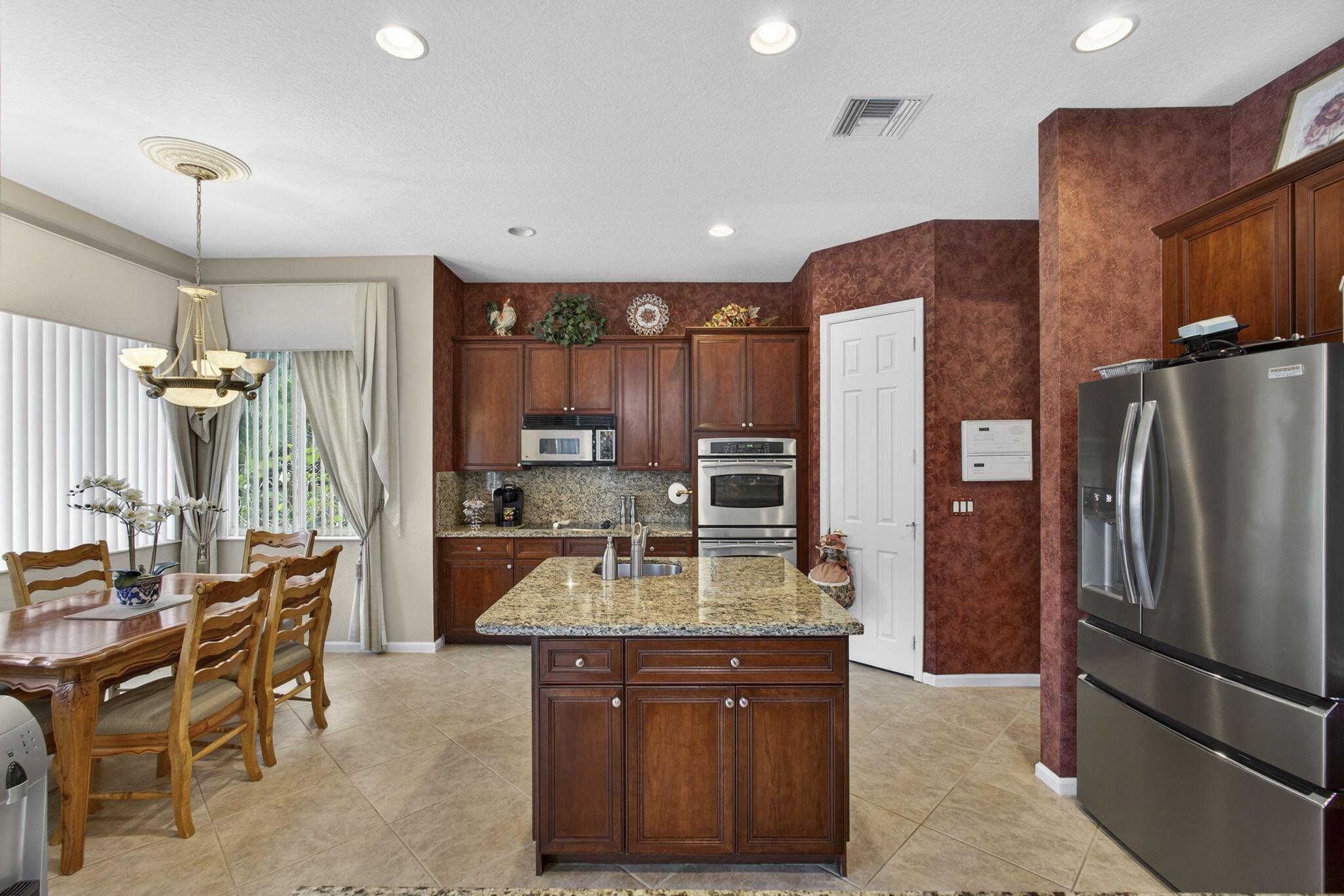 ISLES AT WELLINGTON 7 - Residential