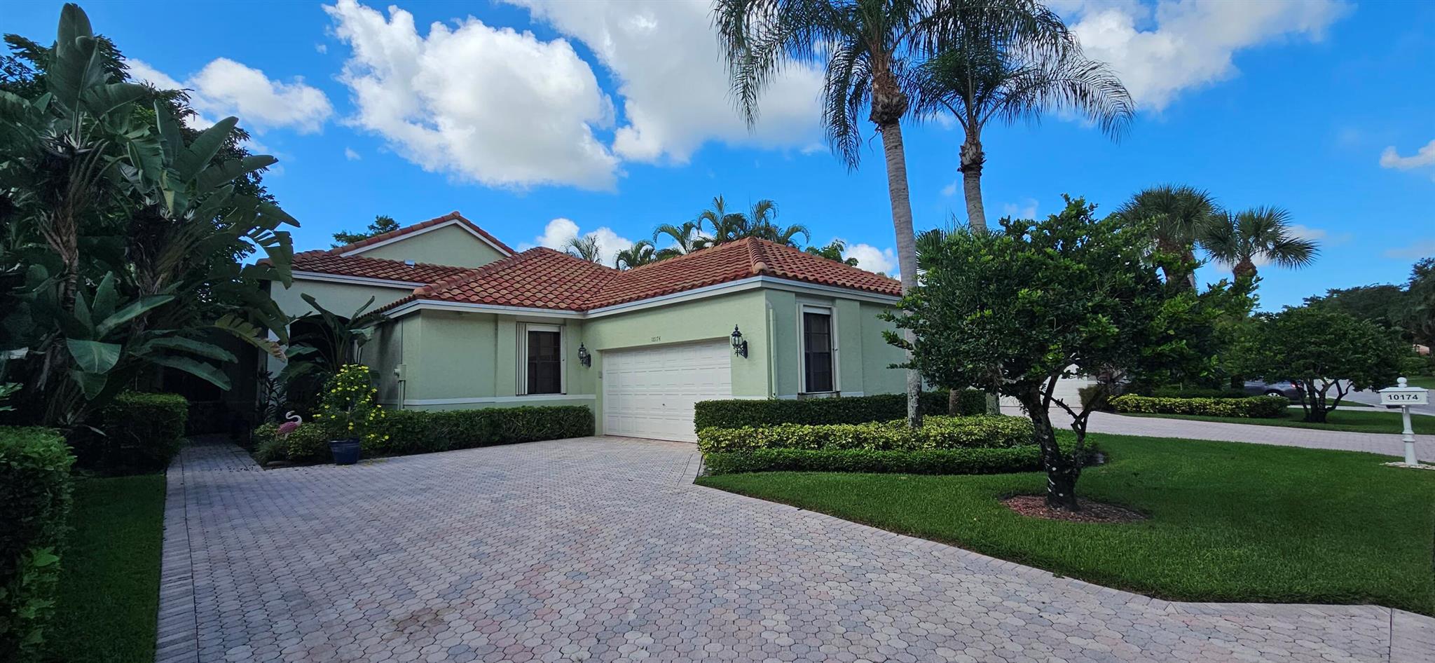 Platinum Membership Available for Transfer. Enjoy the luxury of country club living in this spacious and bright 3 bedroom, 3 bathroom house, located on the golf course with southern exposure. This house features a great room layout with living and dining rooms overlooking the screened in patio. The kitchen is open and functional, with granite countertops and a cafe' eating area that leads to a large family room with built-in cabinets. The master bedroom is generous in size, with two fitted walk-in closets. The master bathroom has double vanity sinks and a glass enclosed shower. The second bedroom has its own bathroom with shower, and the third bedroom can also be used as an office. Golf Cart available for Tenants use.