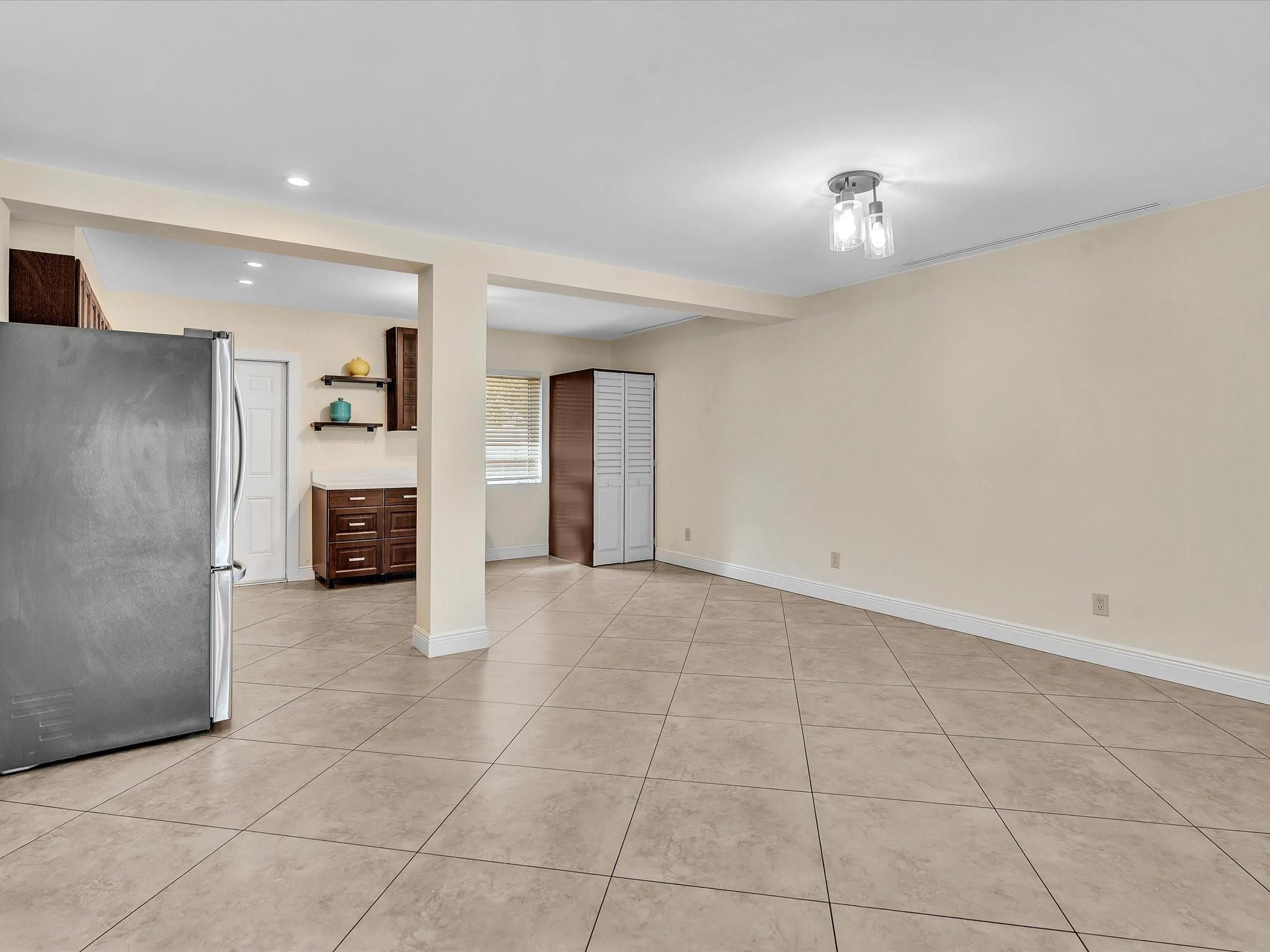 Lauder Gate Isles 28-17 B - Residential Lease