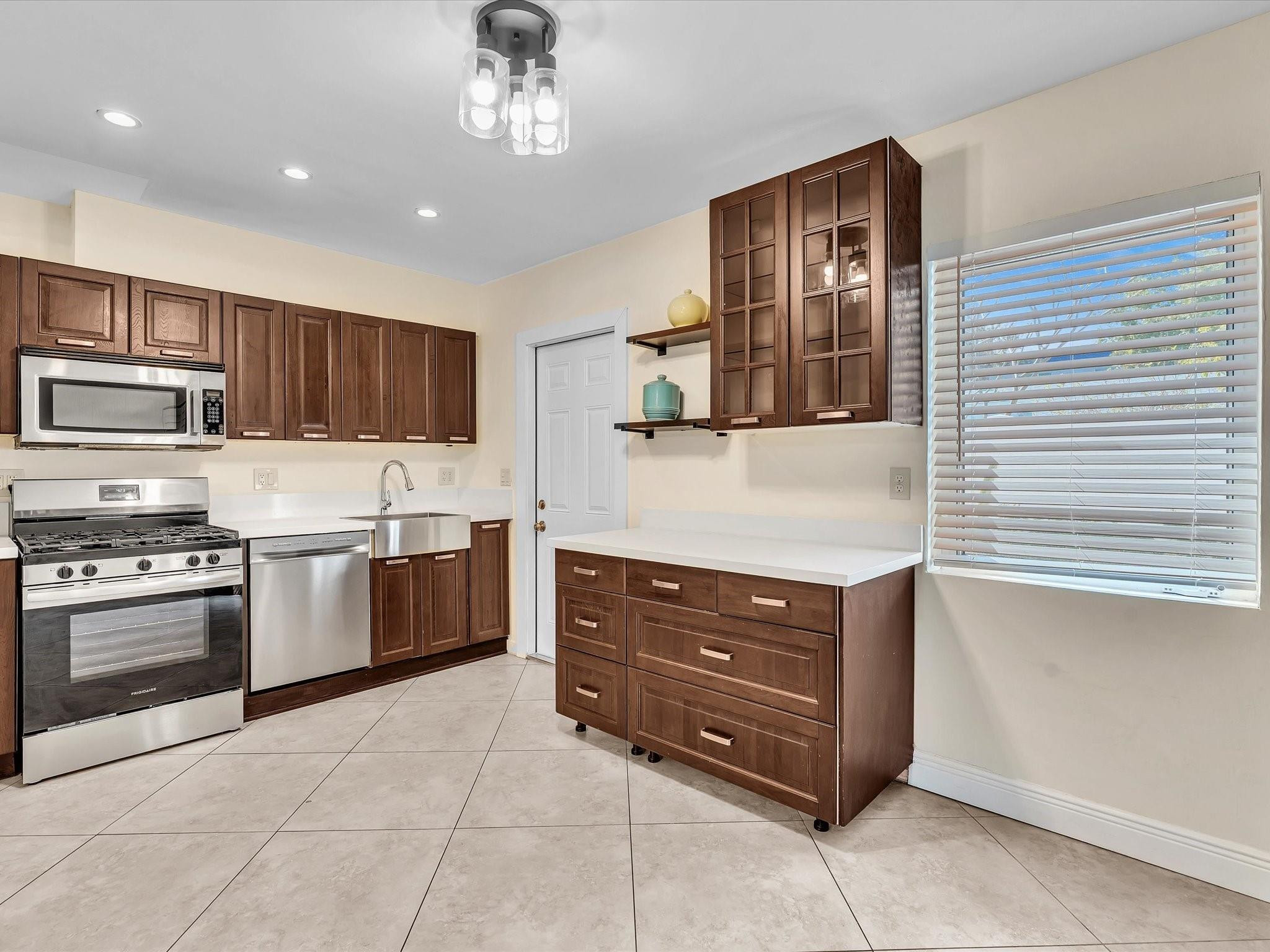 Lauder Gate Isles 28-17 B - Residential Lease