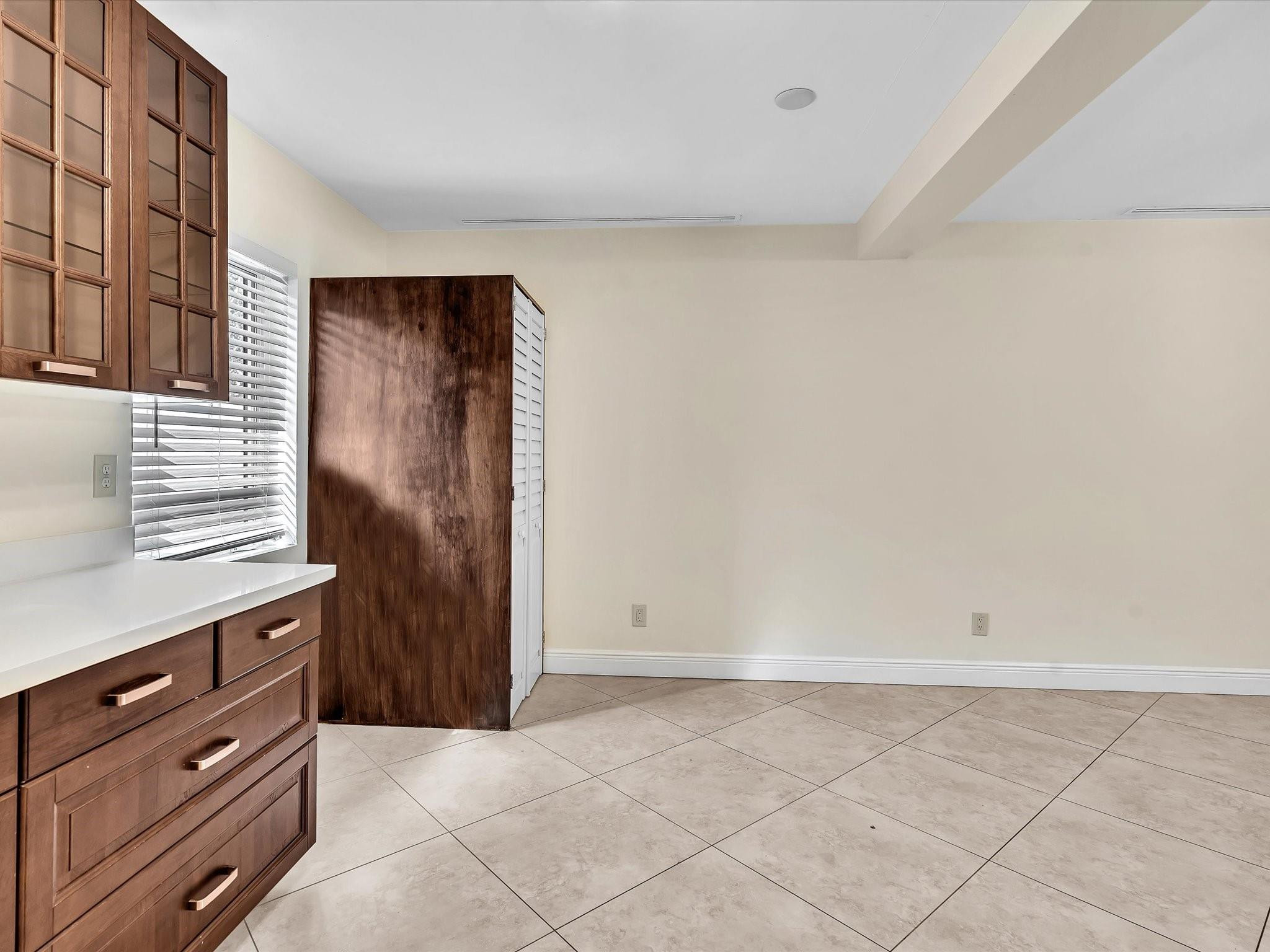 Lauder Gate Isles 28-17 B - Residential Lease