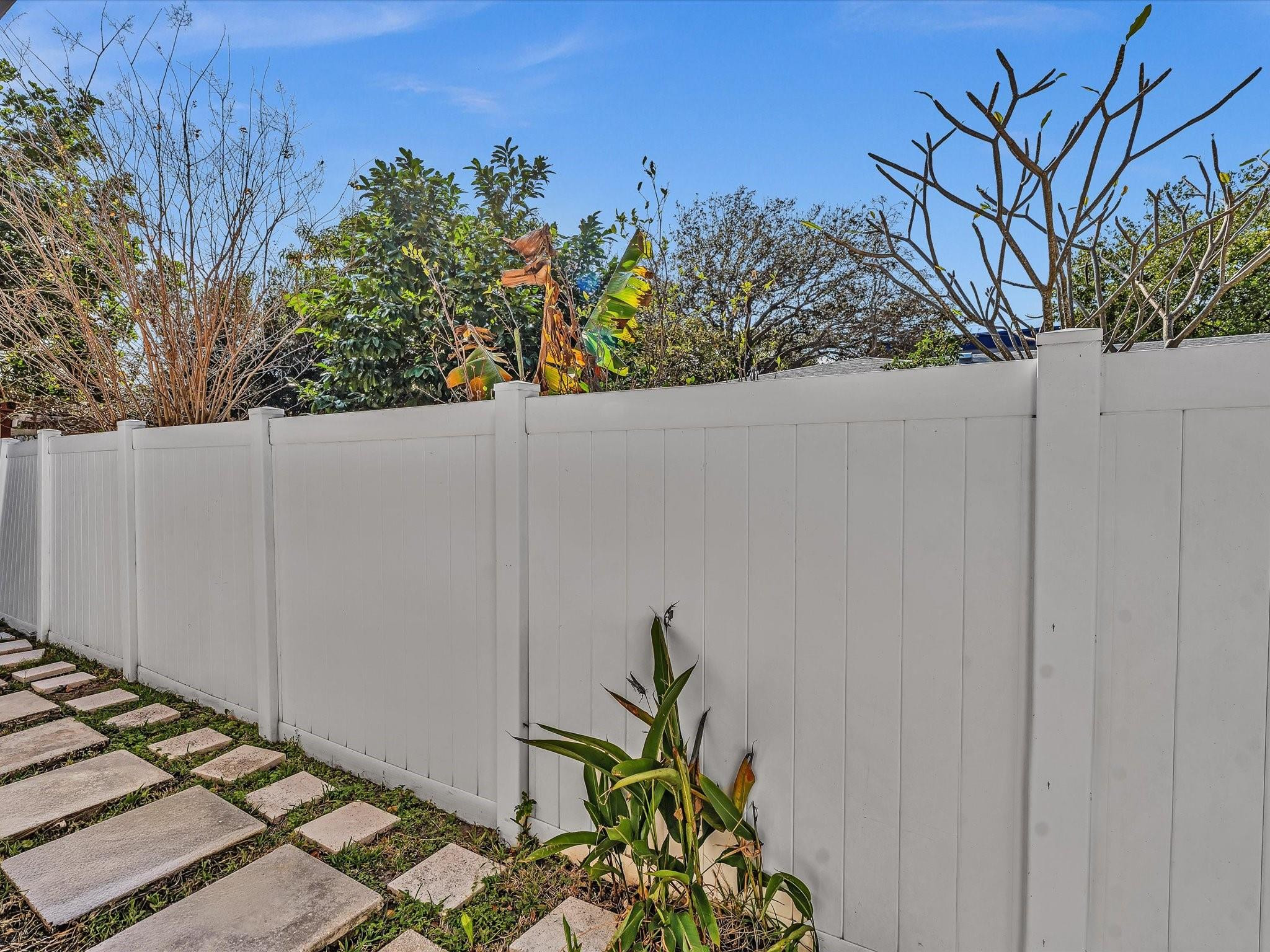 Lauder Gate Isles 28-17 B - Residential Lease