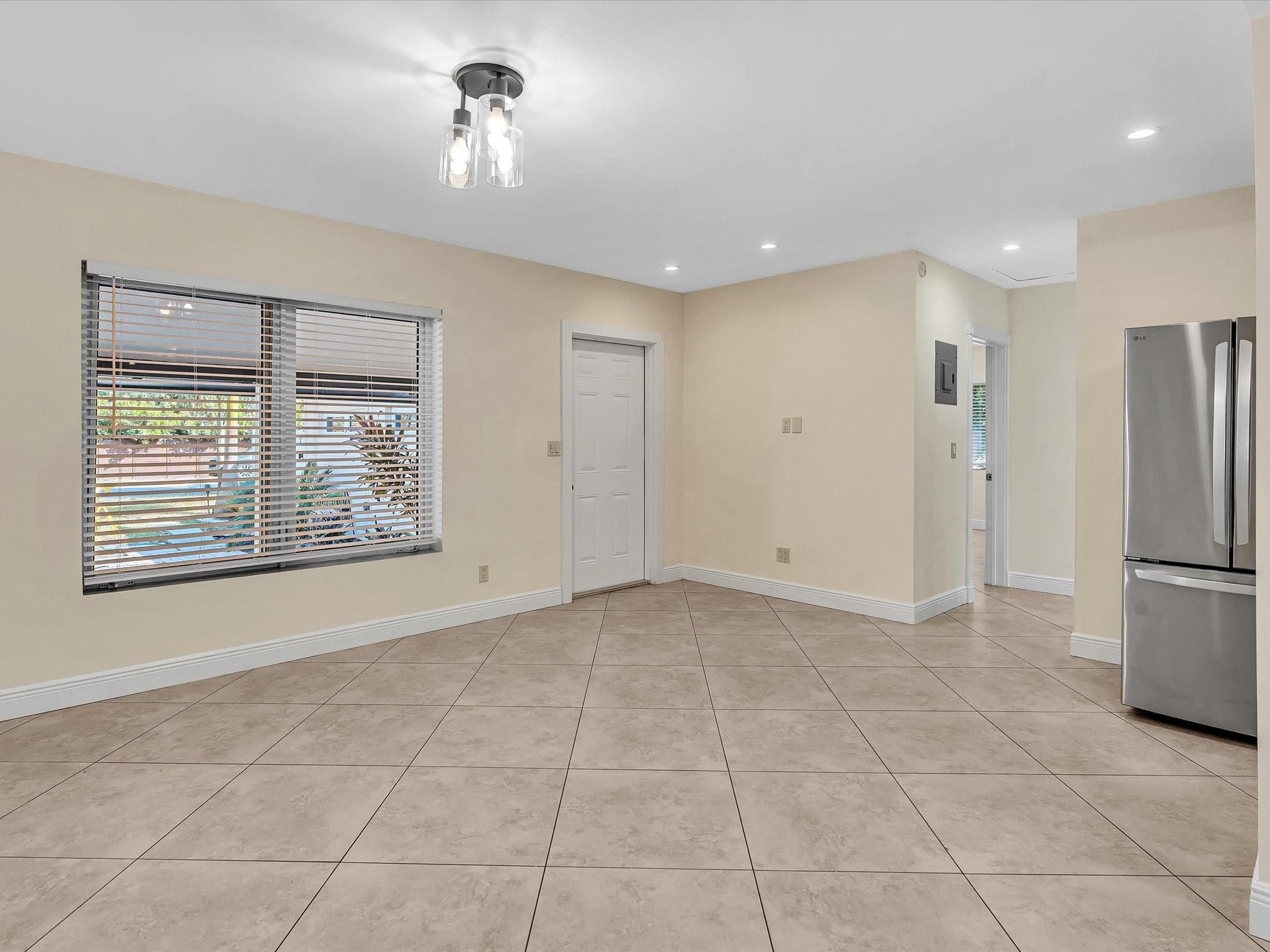 Lauder Gate Isles 28-17 B - Residential Lease