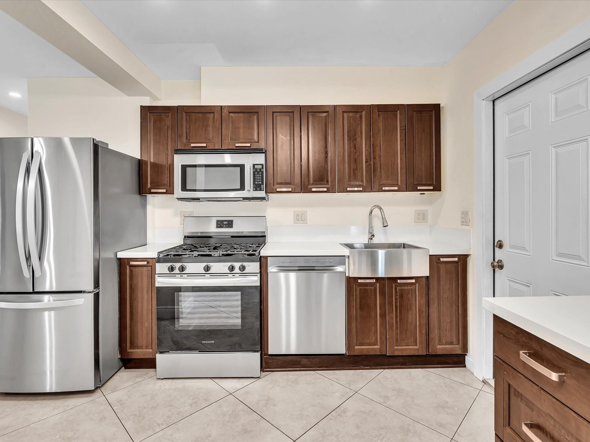 Lauder Gate Isles 28-17 B - Residential Lease