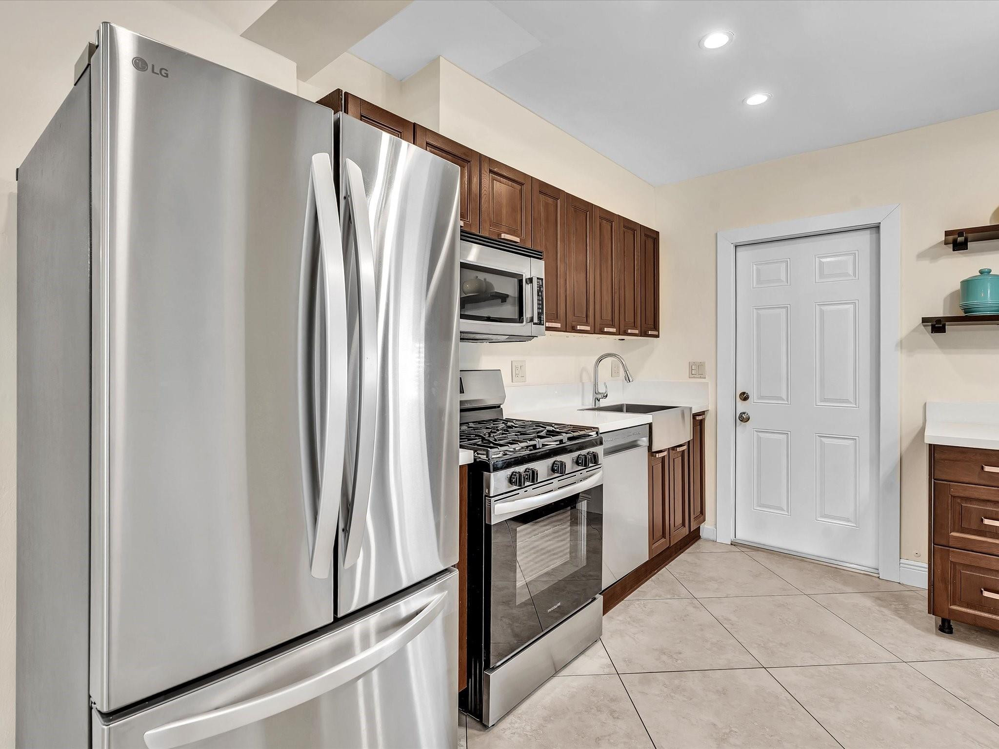 Lauder Gate Isles 28-17 B - Residential Lease