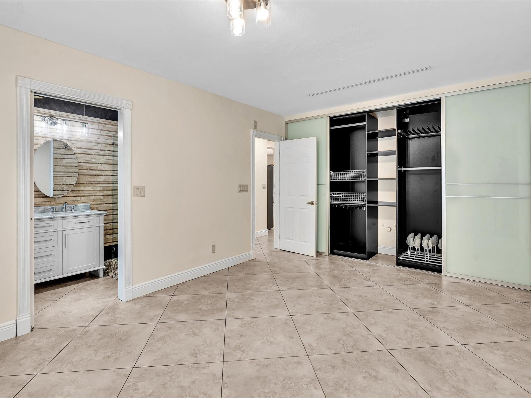 Lauder Gate Isles 28-17 B - Residential Lease