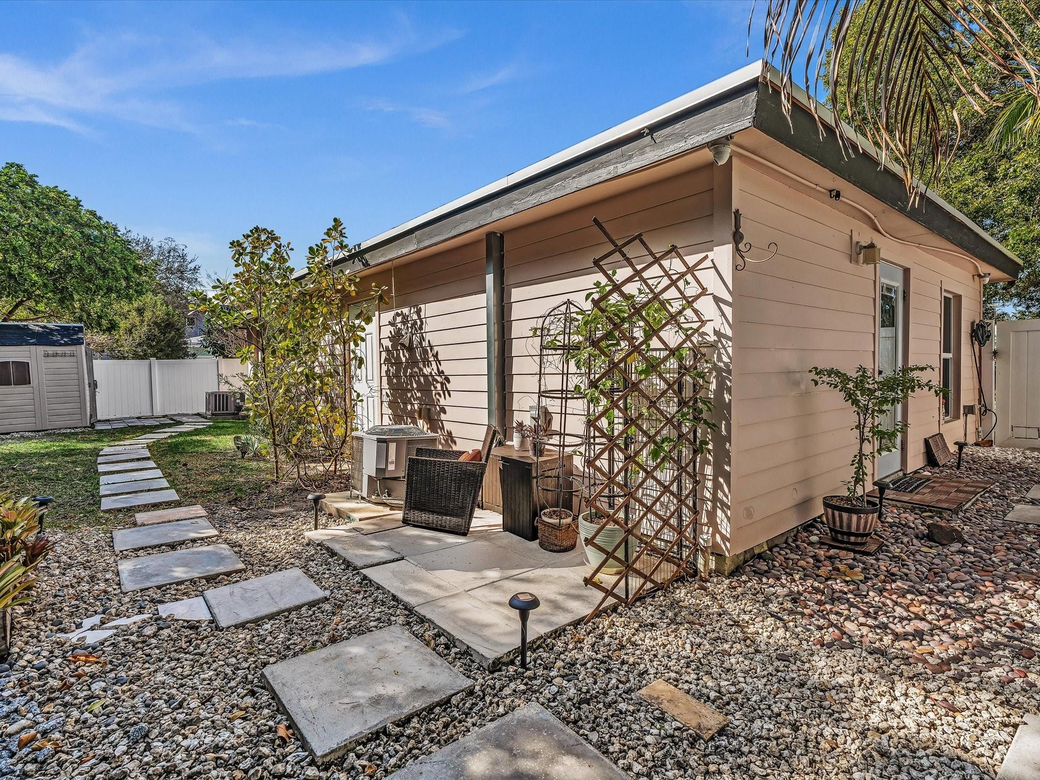 Lauder Gate Isles 28-17 B - Residential Lease