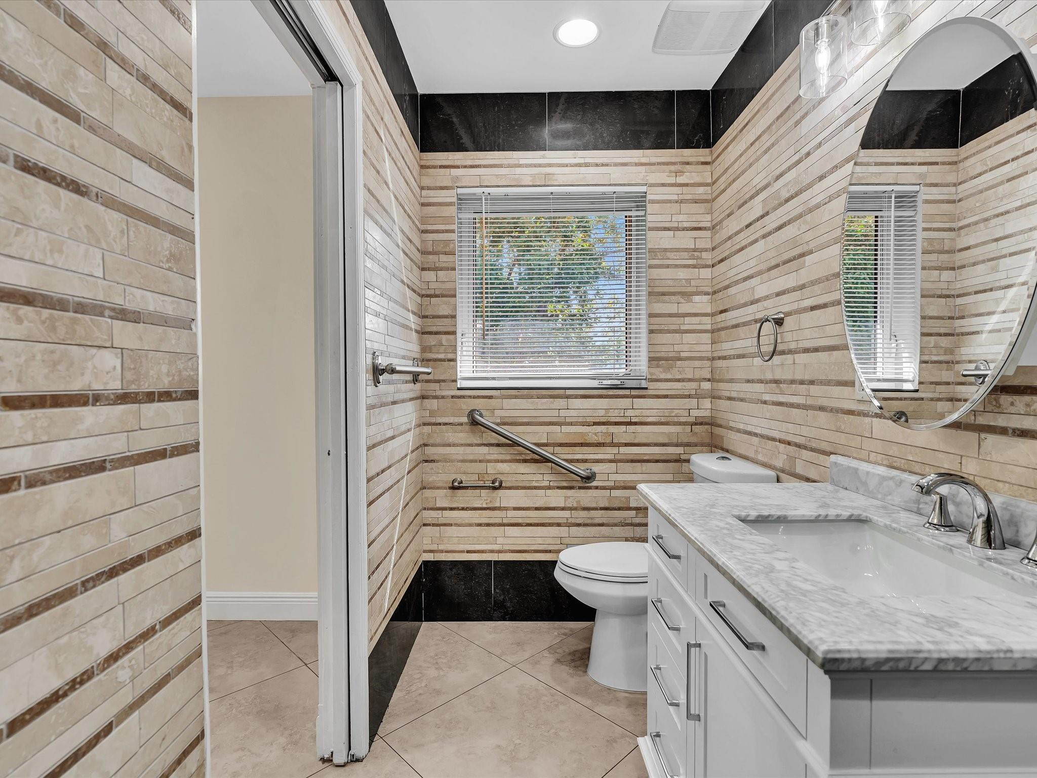 Lauder Gate Isles 28-17 B - Residential Lease