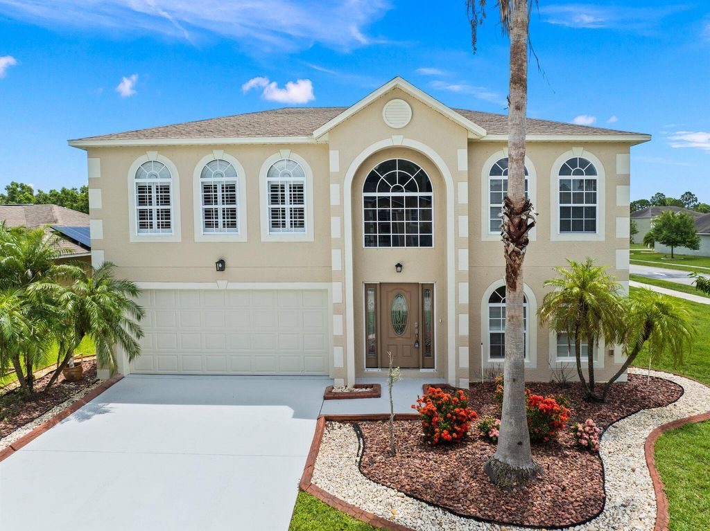 Photo of 5099 NW Fiddle Leaf Court, Port Saint Lucie, FL 34986 (MLS # R10997534)