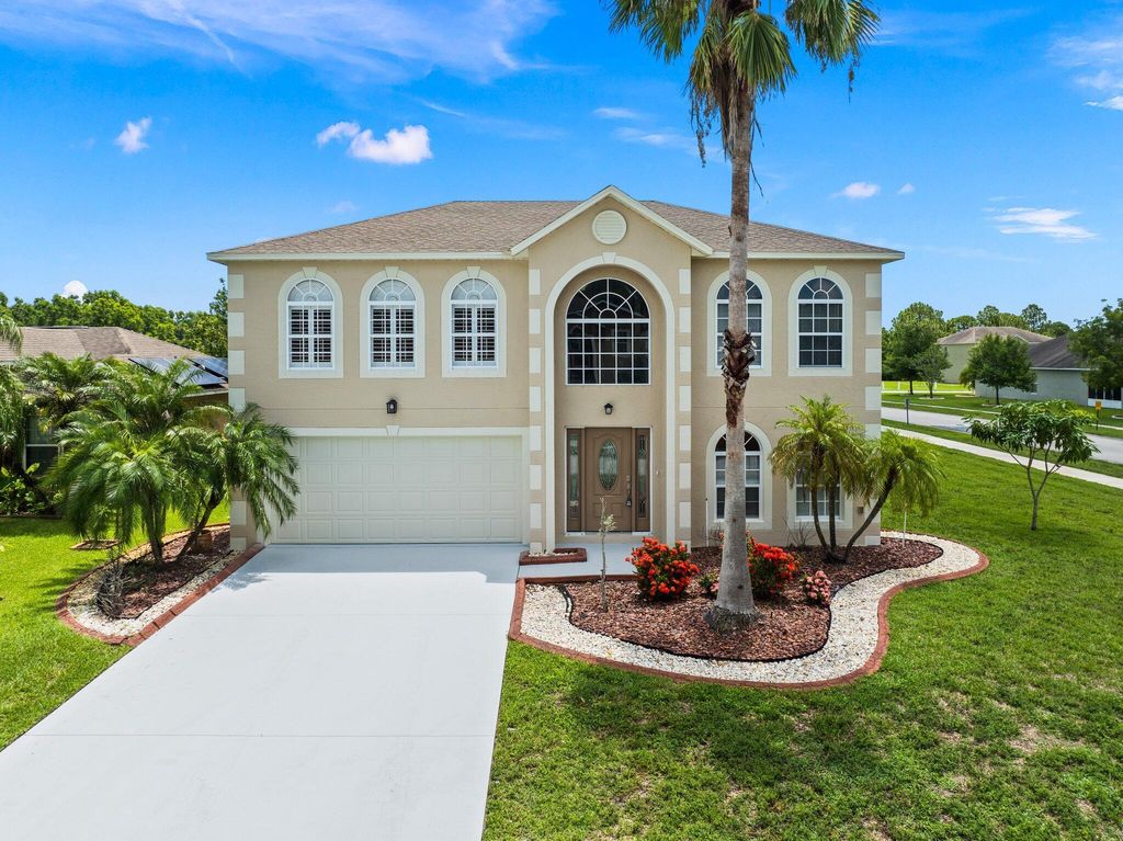 Photo of 5099 NW Fiddle Leaf Court, Port Saint Lucie, FL 34986 (MLS # R10997534)