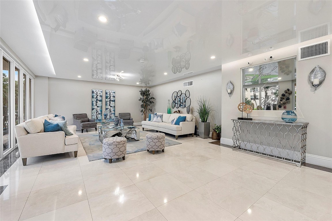 OPAL TOWERS WEST - Residential