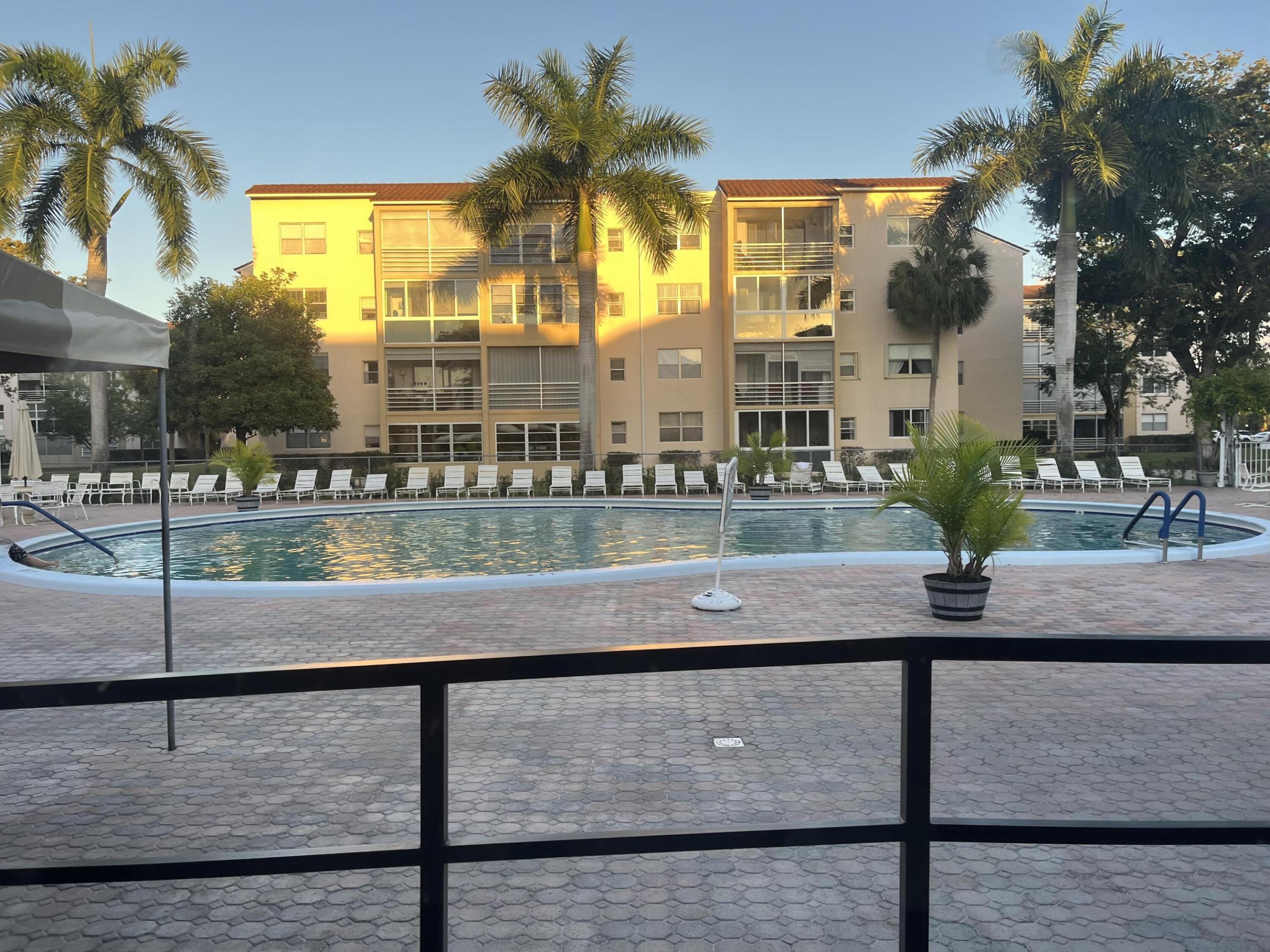 SOMERSET NO EIGHT CONDO - Residential