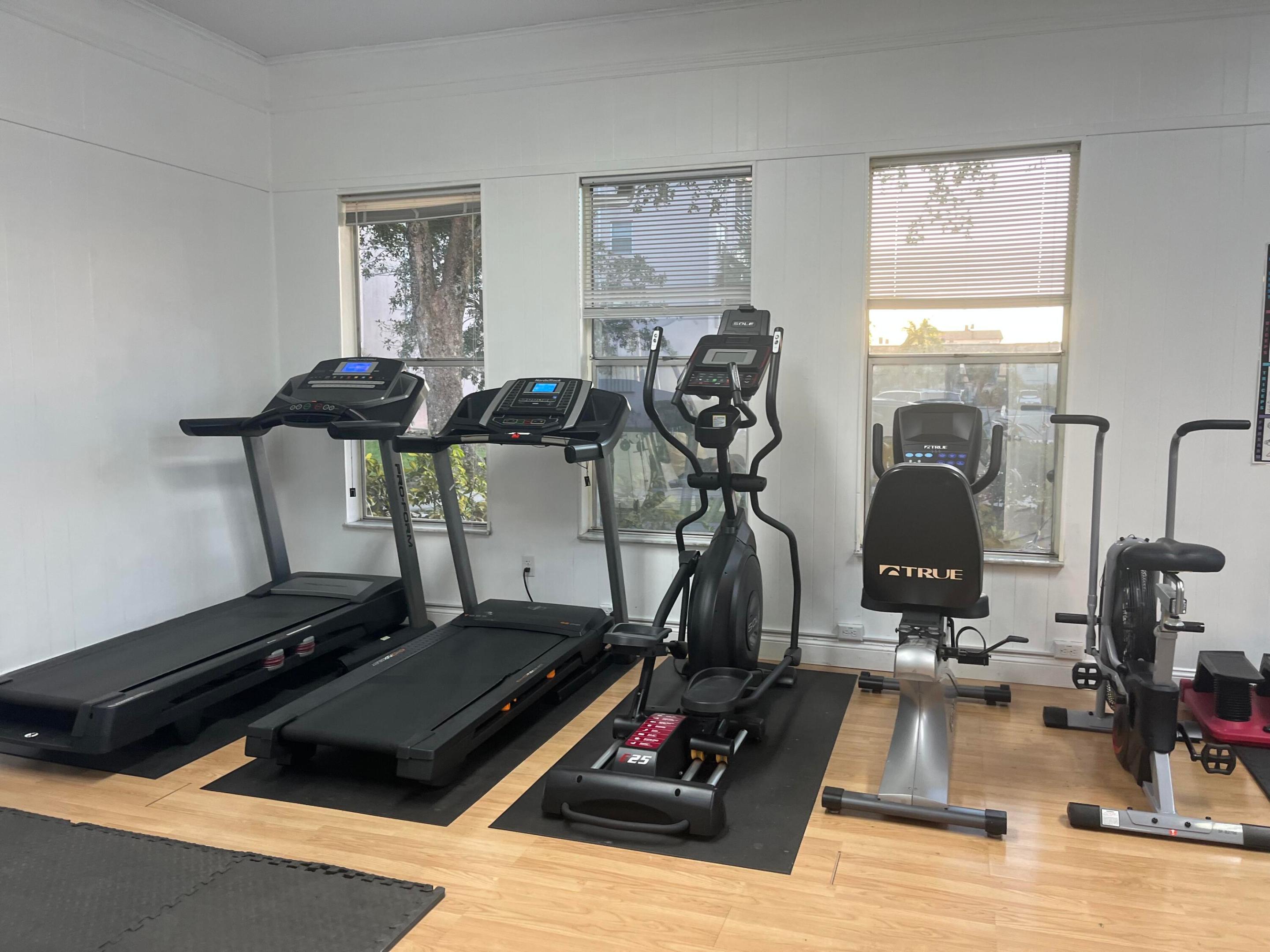 SOMERSET NO EIGHT CONDO - Residential