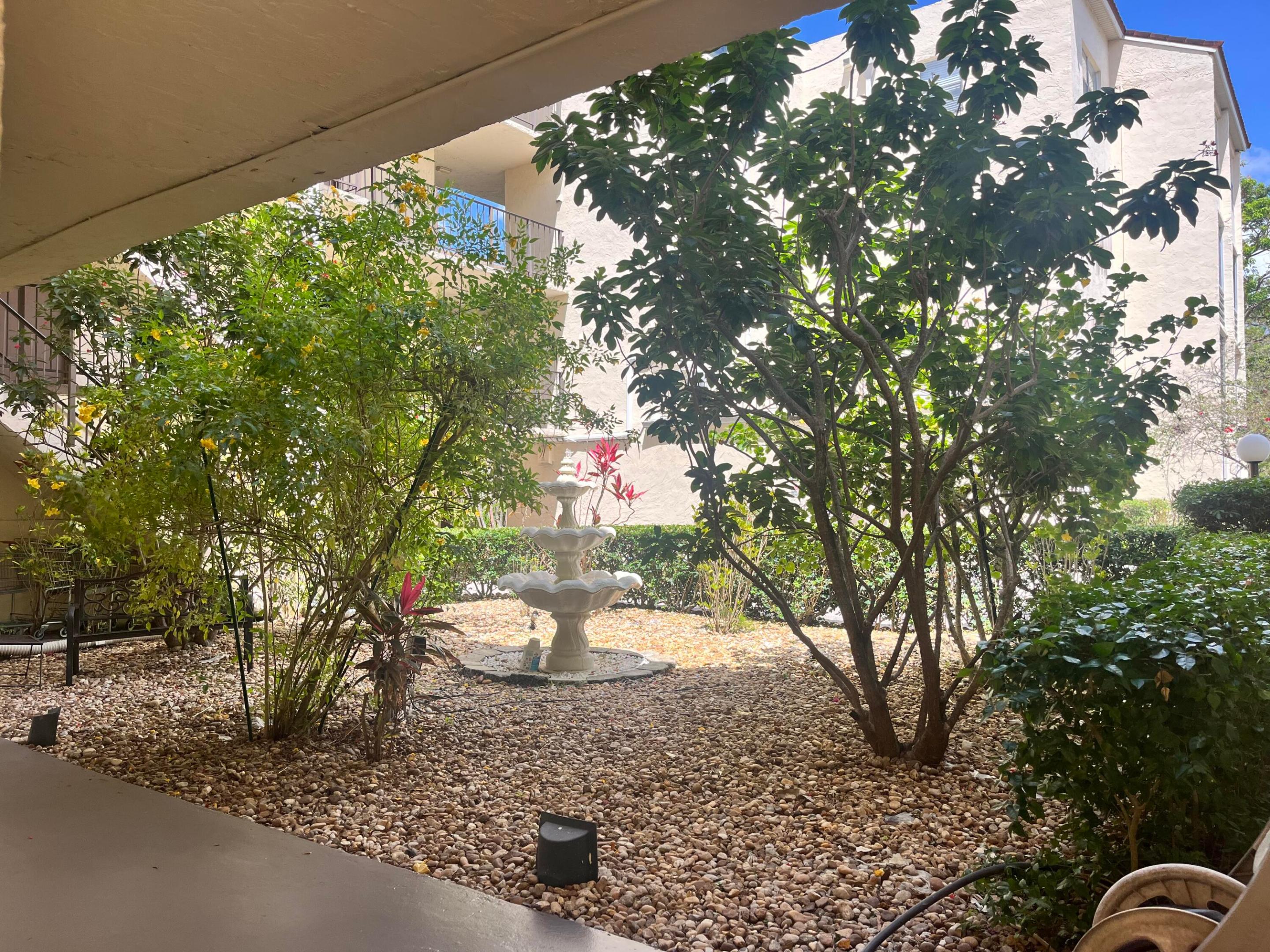 SOMERSET NO EIGHT CONDO - Residential