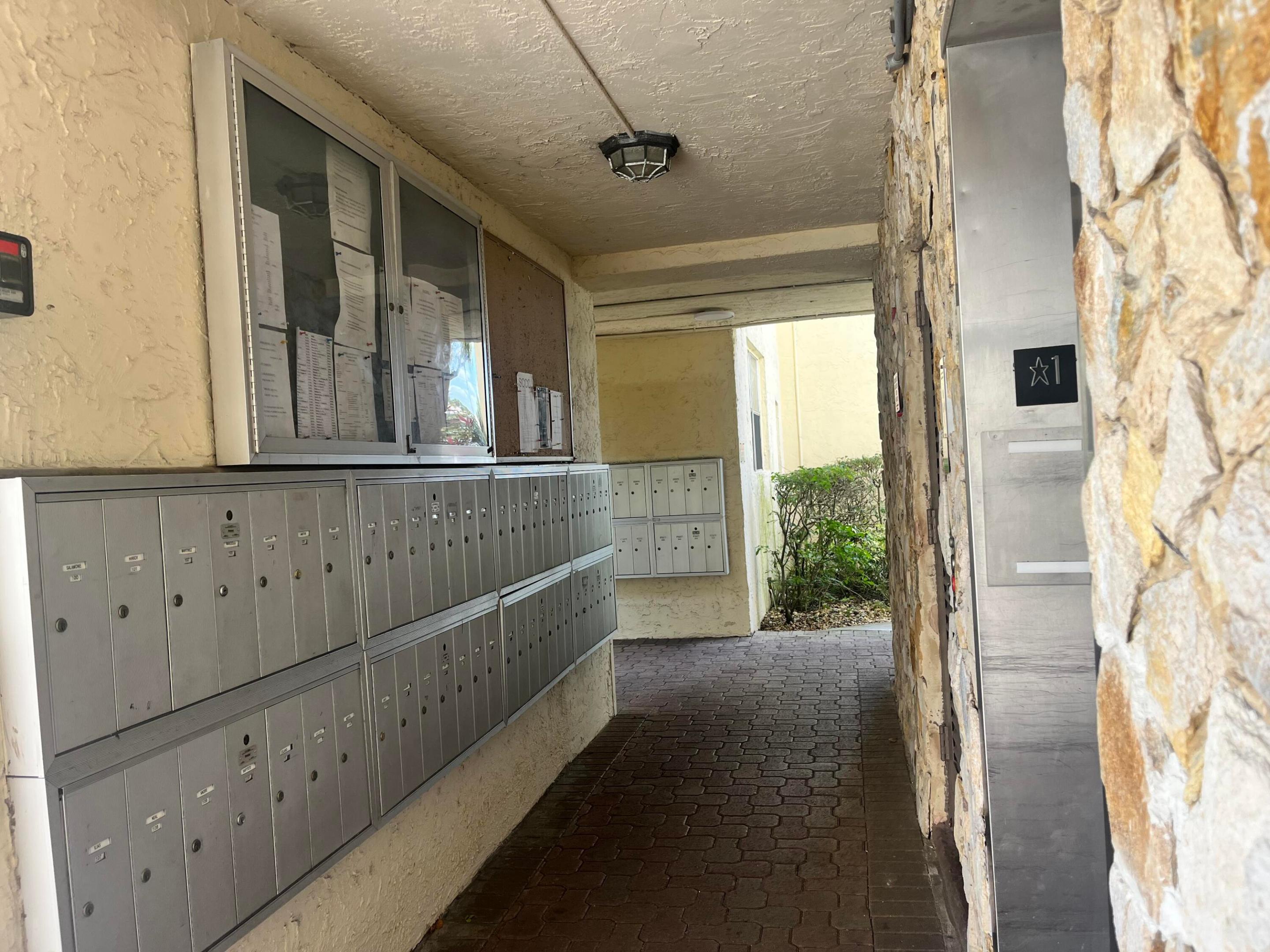 SOMERSET NO EIGHT CONDO - Residential