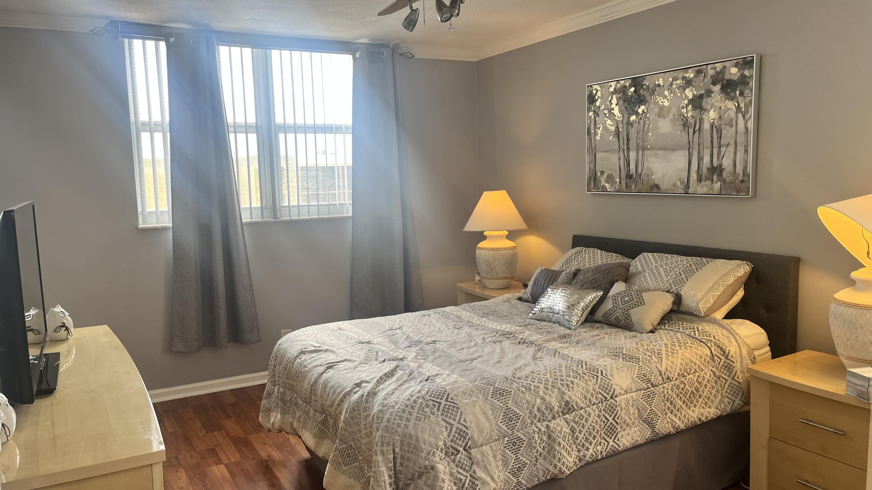 SOMERSET NO EIGHT CONDO - Residential