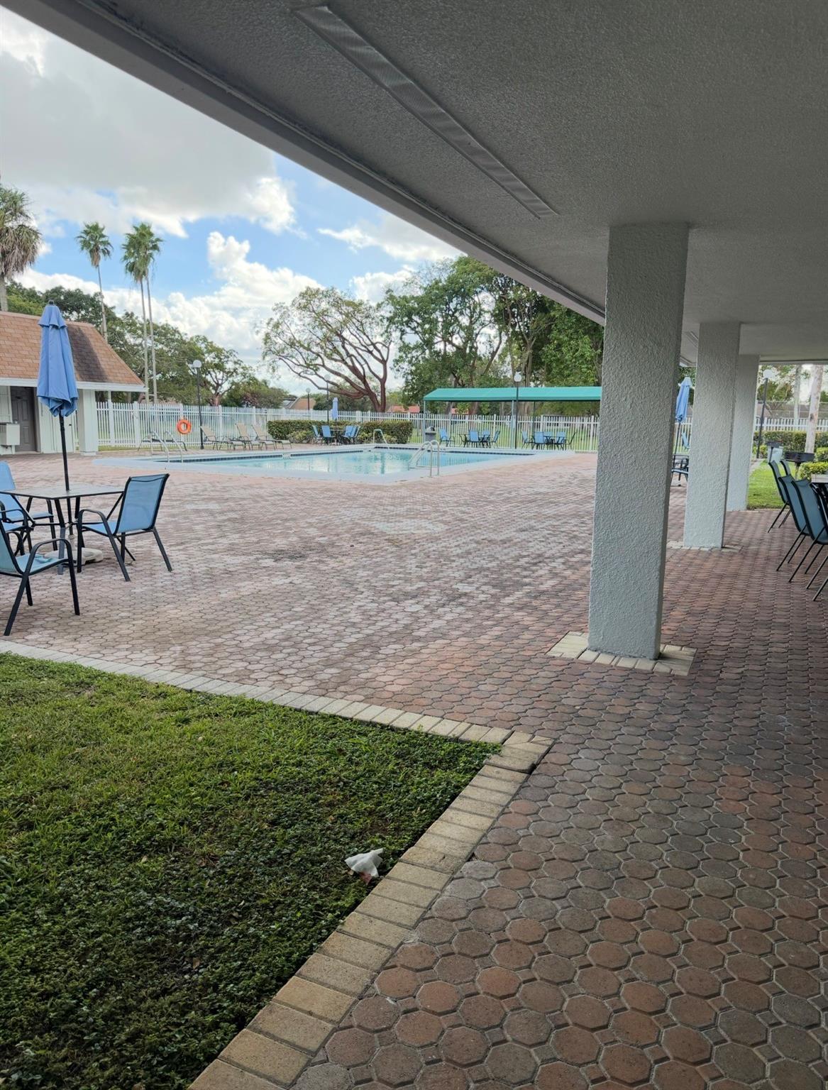 LAKEWOOD ON THE GREEN - Residential