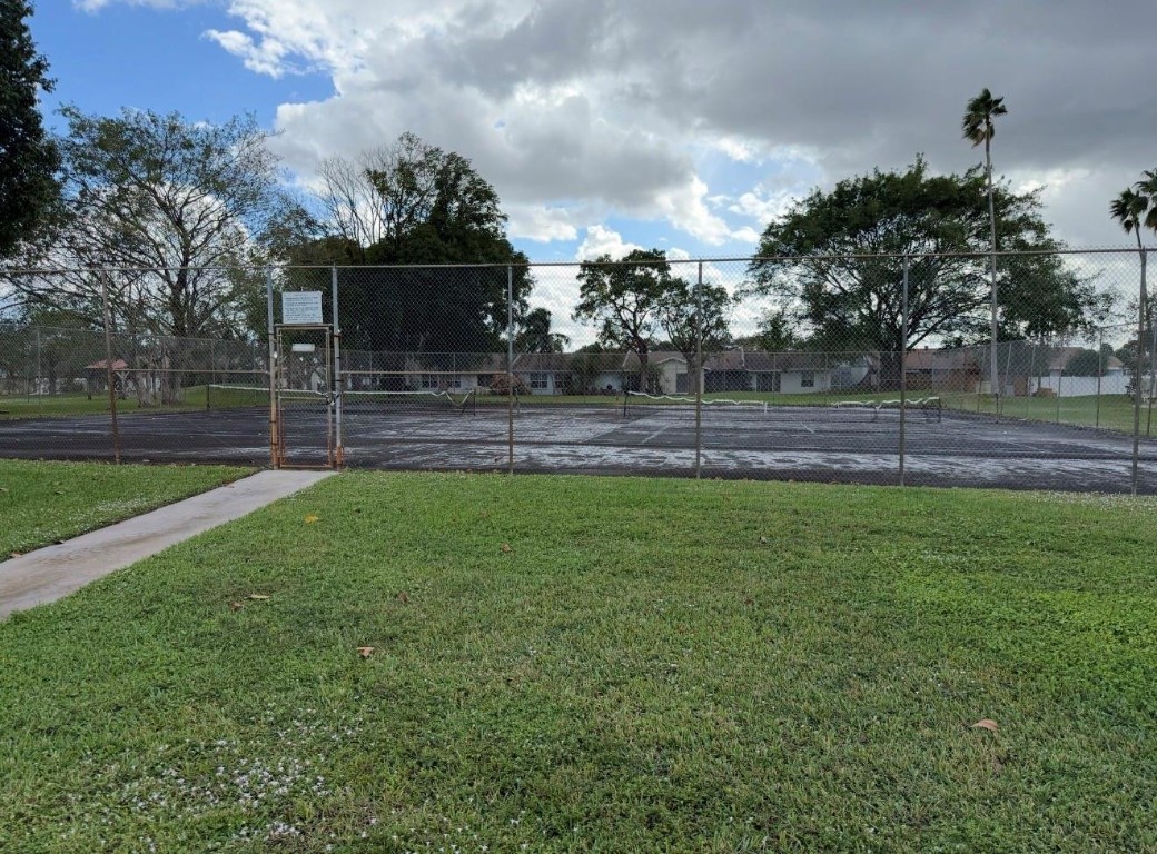 5515 Lakewood Circle 125