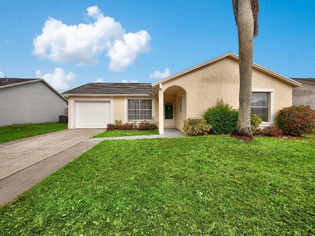 Photo of 107 Wingate Drive, Jupiter, FL 33458 (MLS # R10707606)