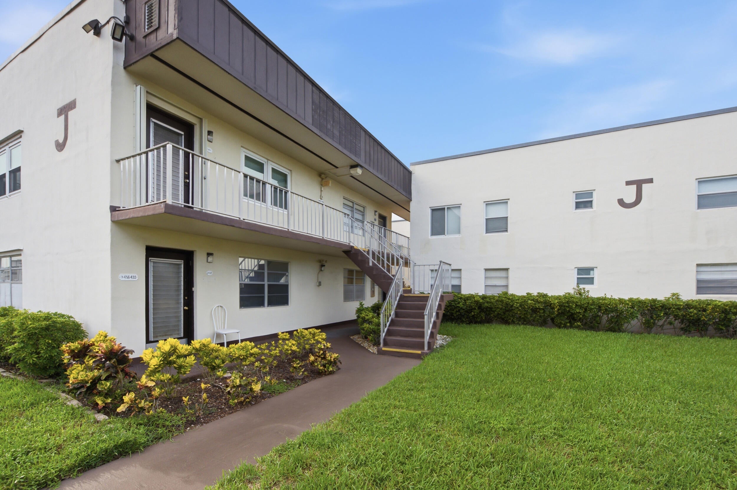 479 Burgundy J, Delray Beach, FL, 33484/$74,000 4 479 Burgundy J
