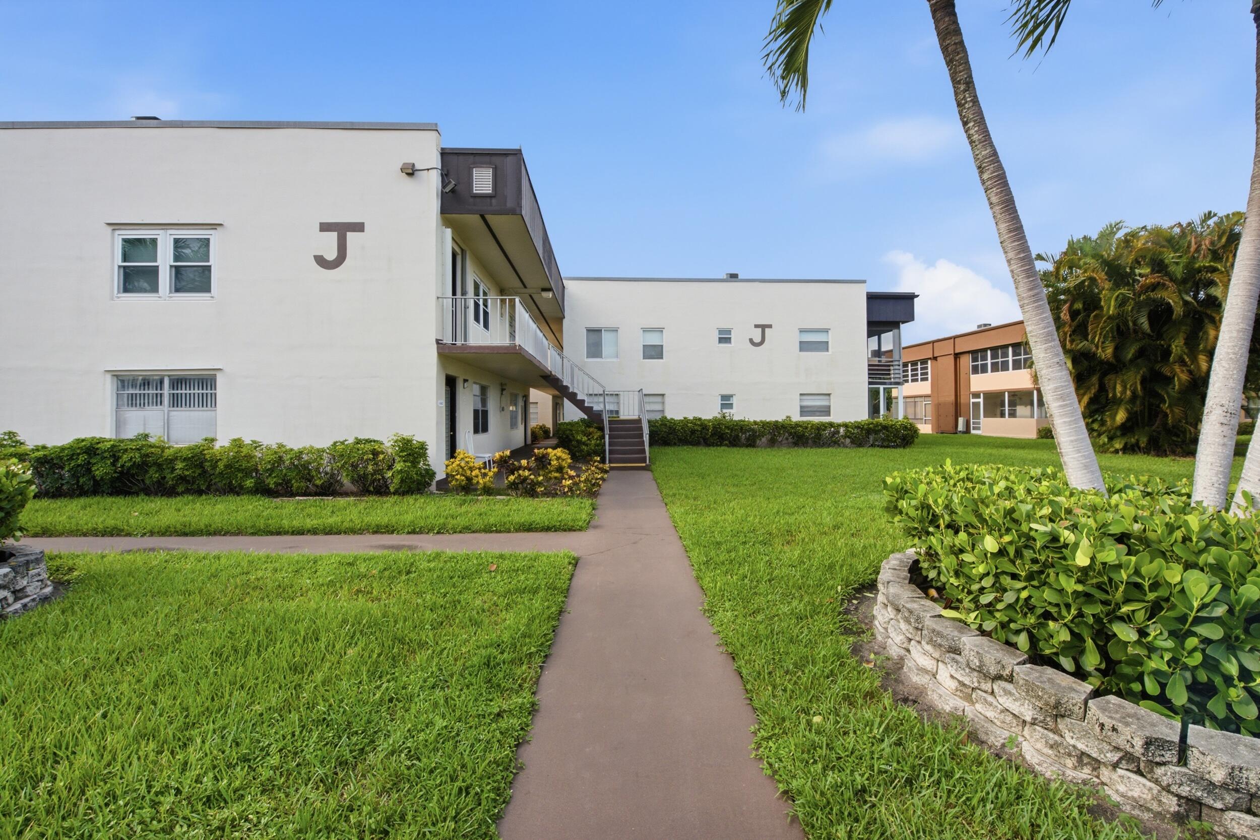 479 Burgundy J, Delray Beach, FL, 33484/$74,000 3 479 Burgundy J