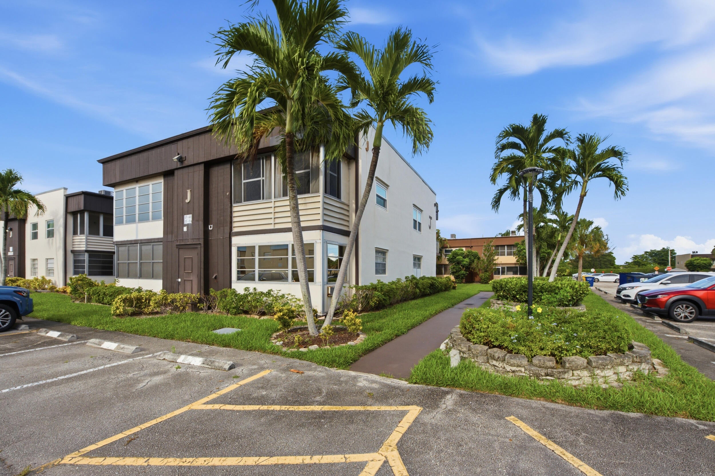 479 Burgundy J, Delray Beach, FL, 33484/$74,000 1 479 Burgundy J