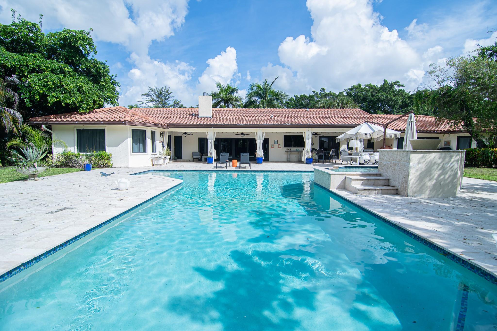 LONG LAKE ESTATES - Residential