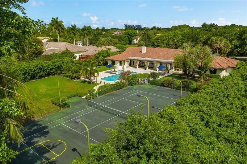 LONG LAKE ESTATES - Residential