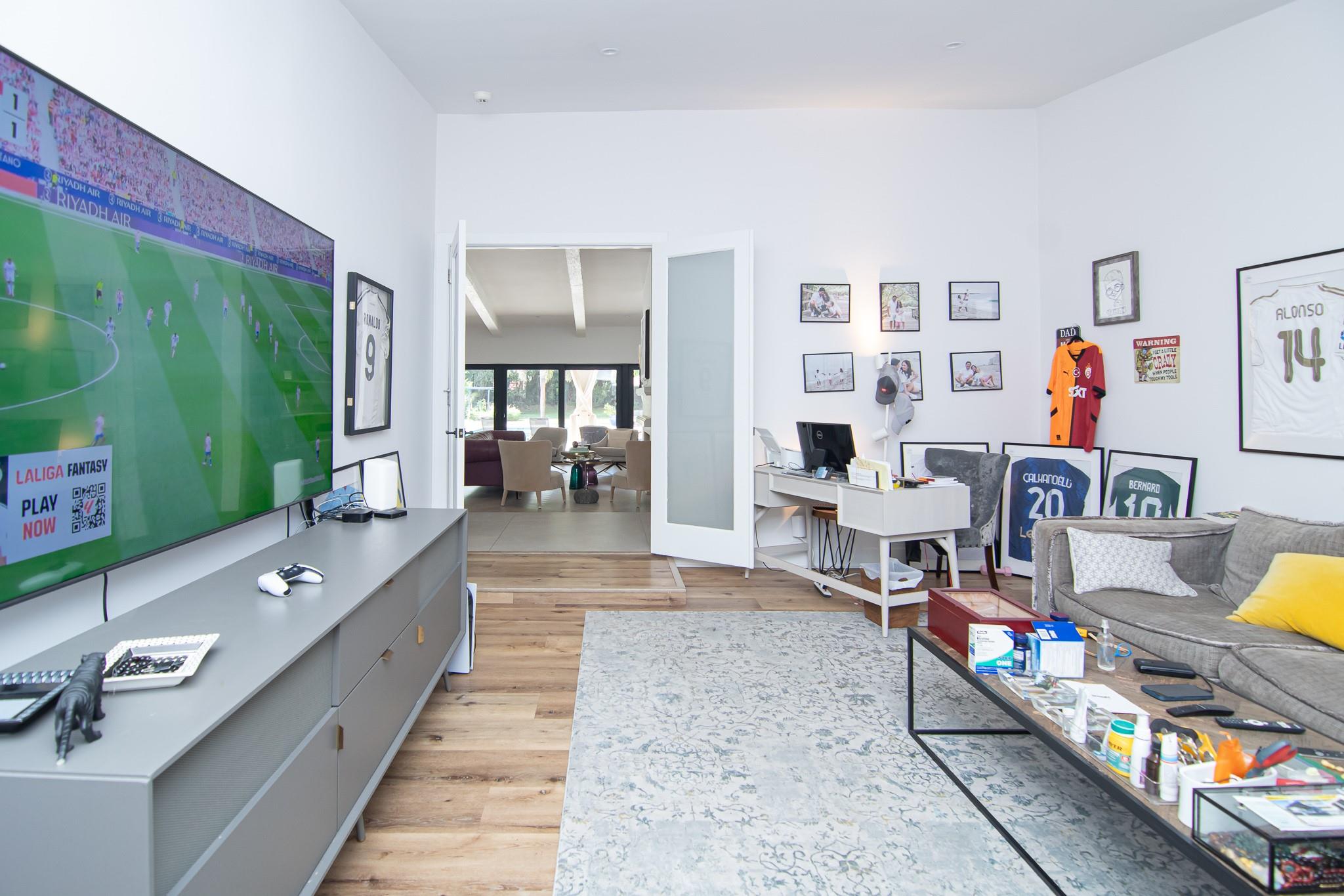 LONG LAKE ESTATES - Residential