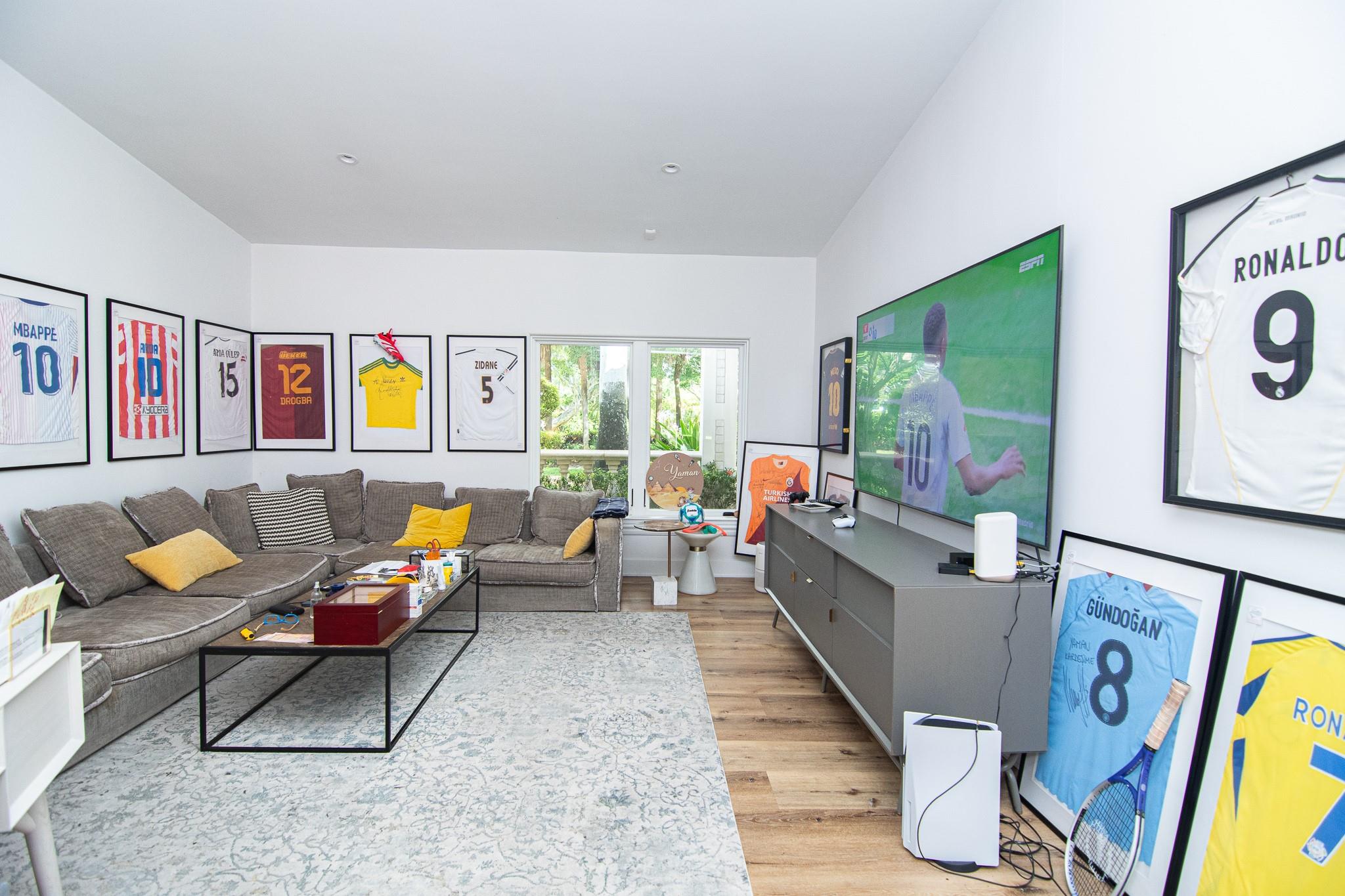 LONG LAKE ESTATES - Residential