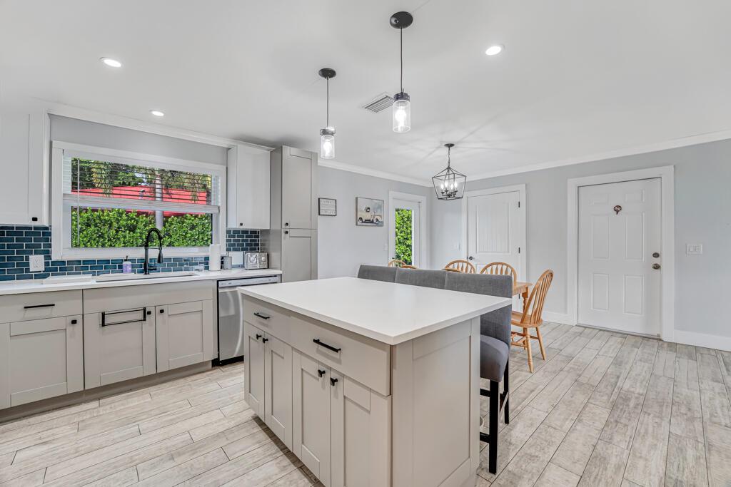 FLORAL PARK LANTANA - Residential