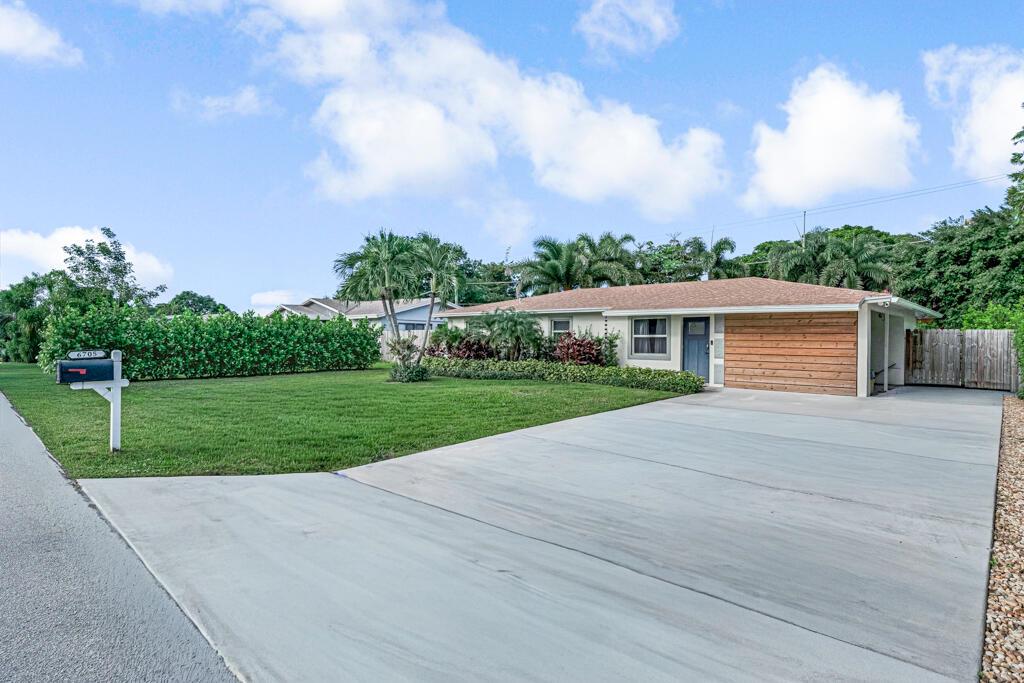 FLORAL PARK LANTANA - Residential