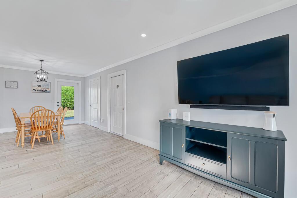 FLORAL PARK LANTANA - Residential