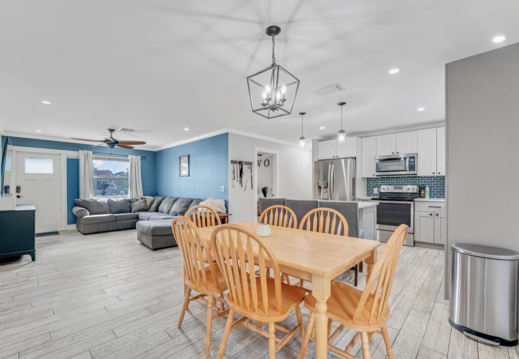 FLORAL PARK LANTANA - Residential