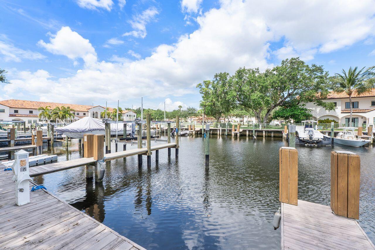 2932 Hidden Harbour Court, Dania Beach FL 33312