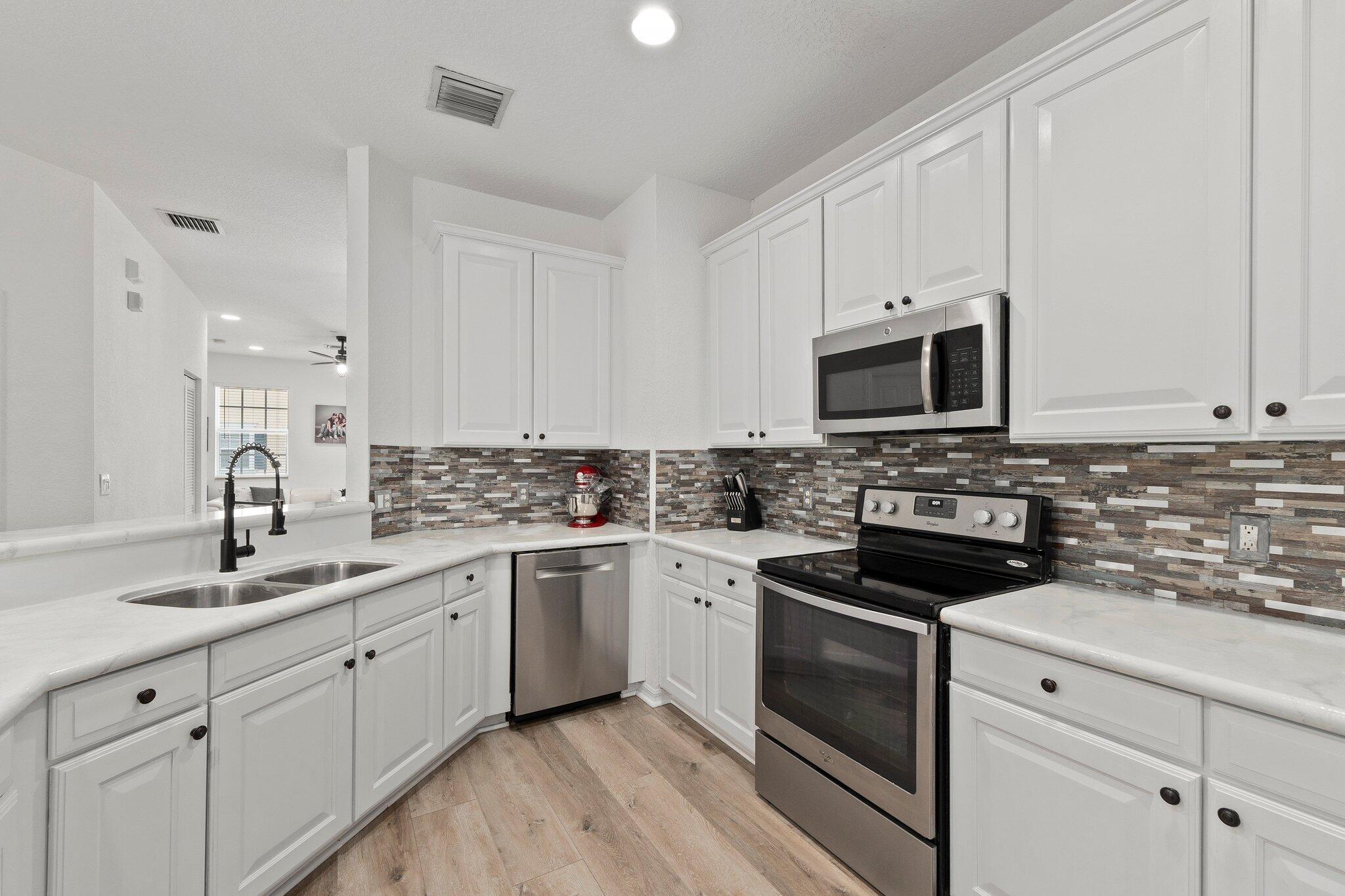 SANDPIPER COVE AT BOTANICA CONDO - Residential