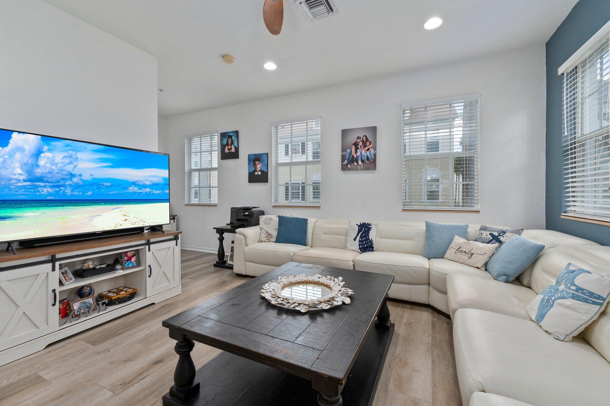 SANDPIPER COVE AT BOTANICA CONDO - Residential