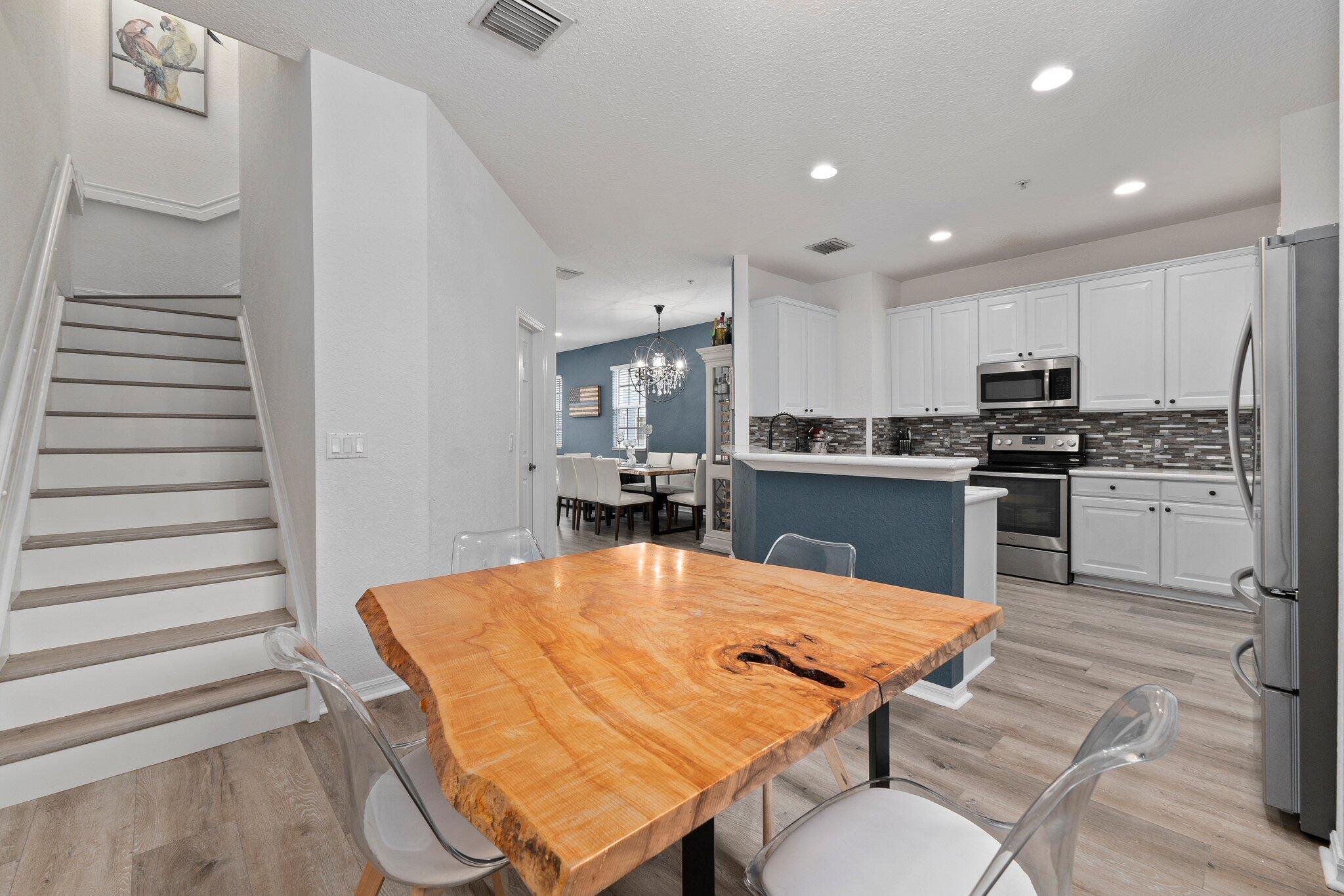 SANDPIPER COVE AT BOTANICA CONDO - Residential